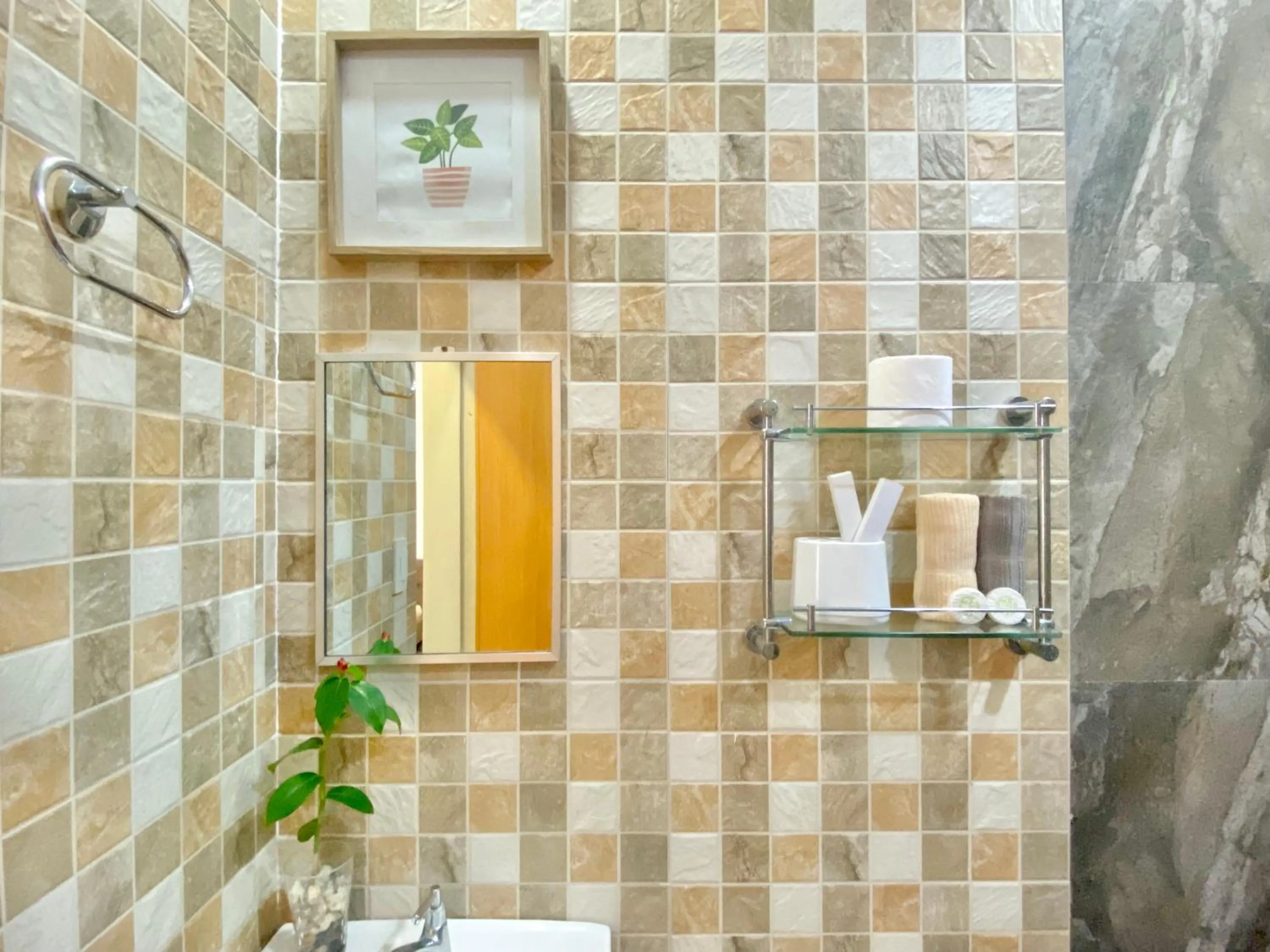 Shower in Everrich Boutique Resort Boracay