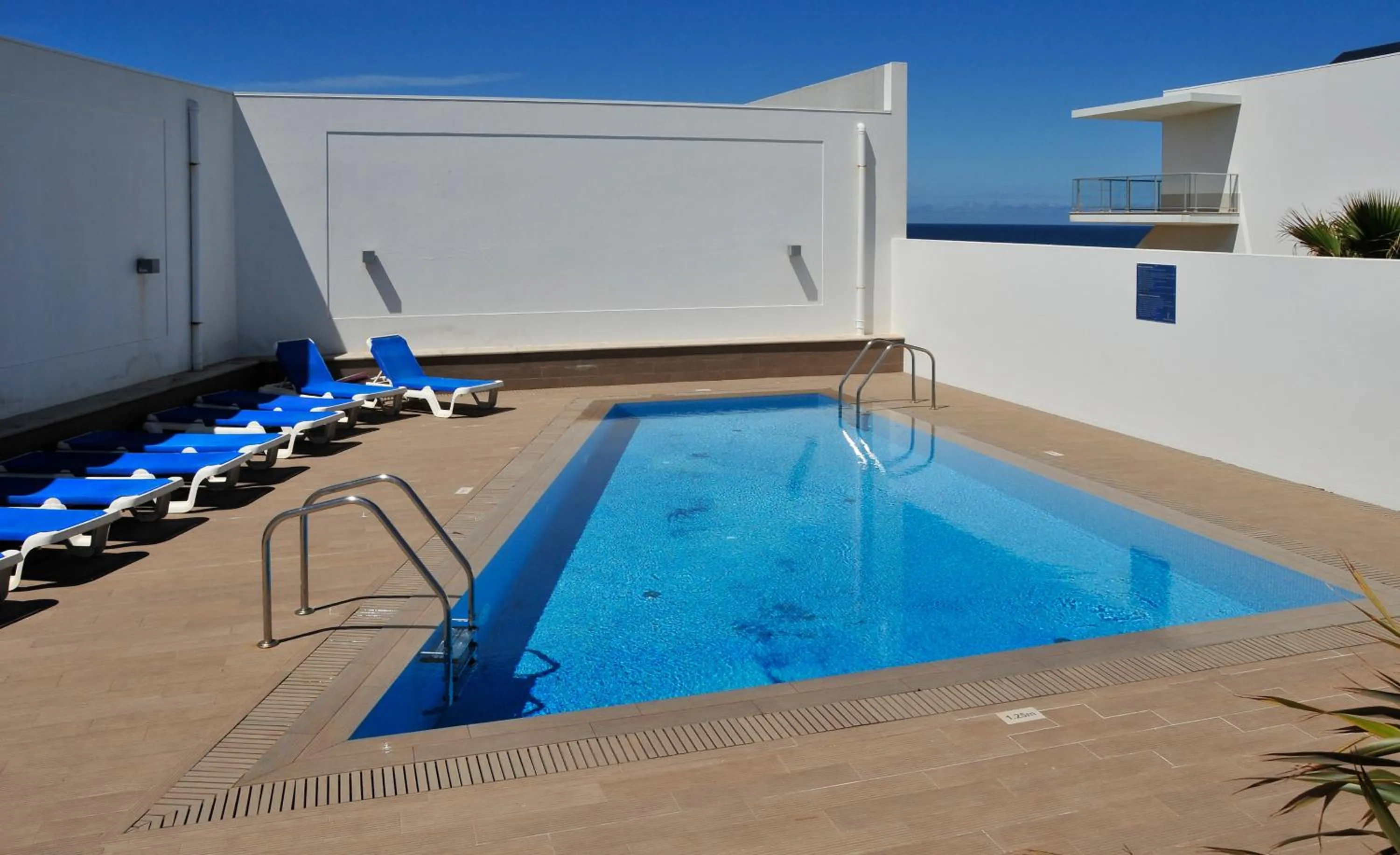 Swimming pool in Praia Del Rei SeaView