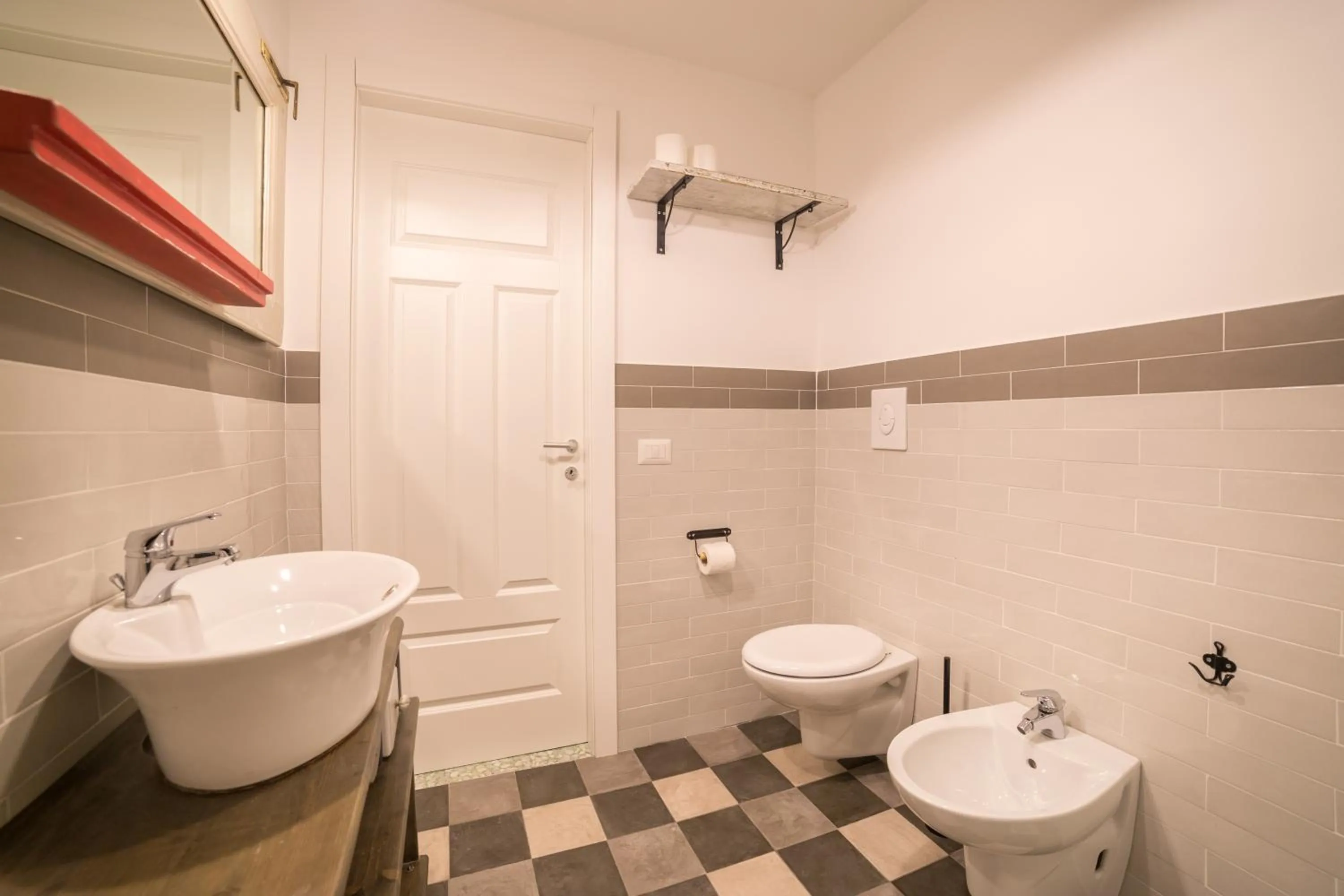 Bathroom in The Foria House by House In Naples