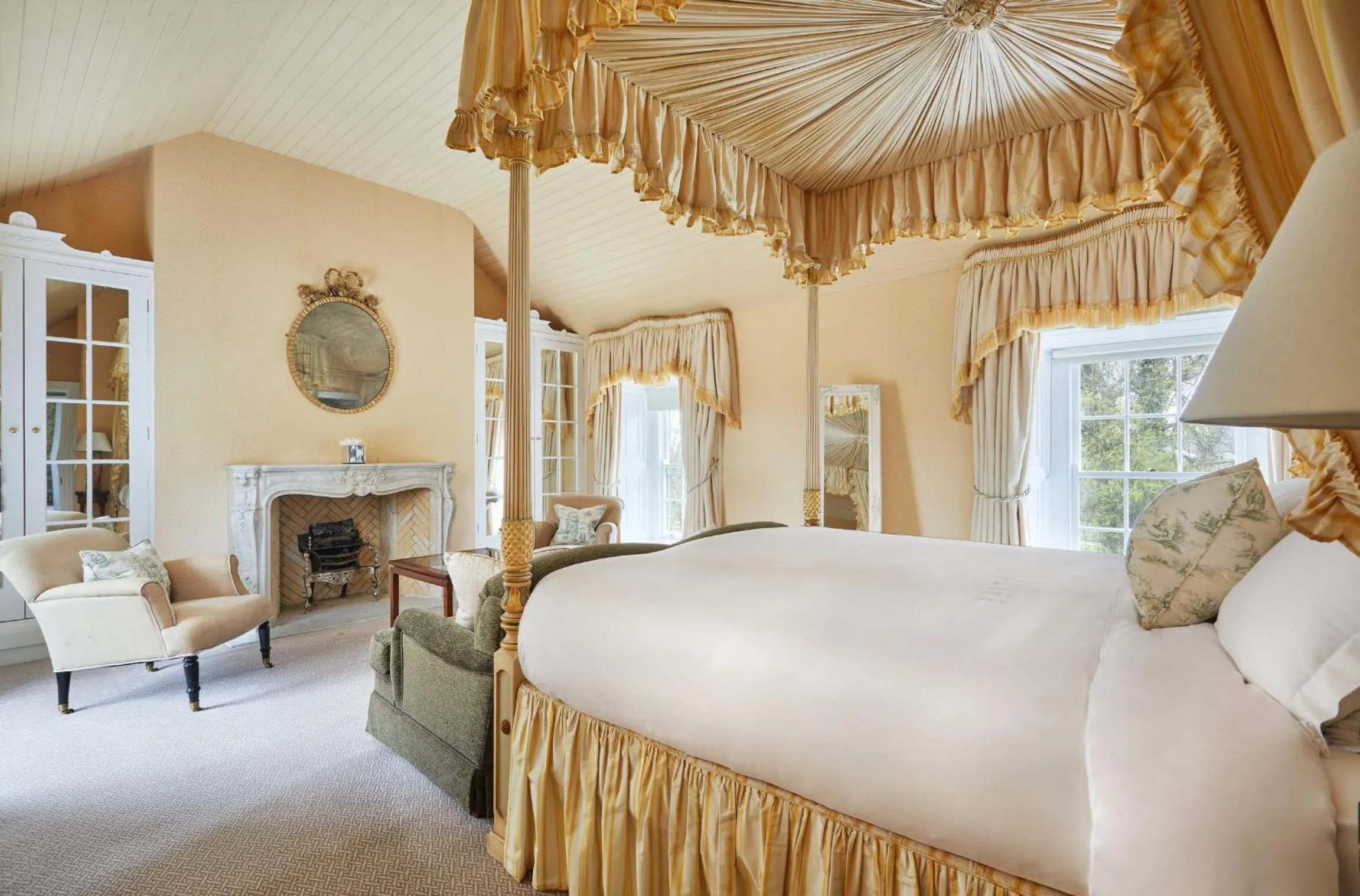 Bed in Cliff at Lyons