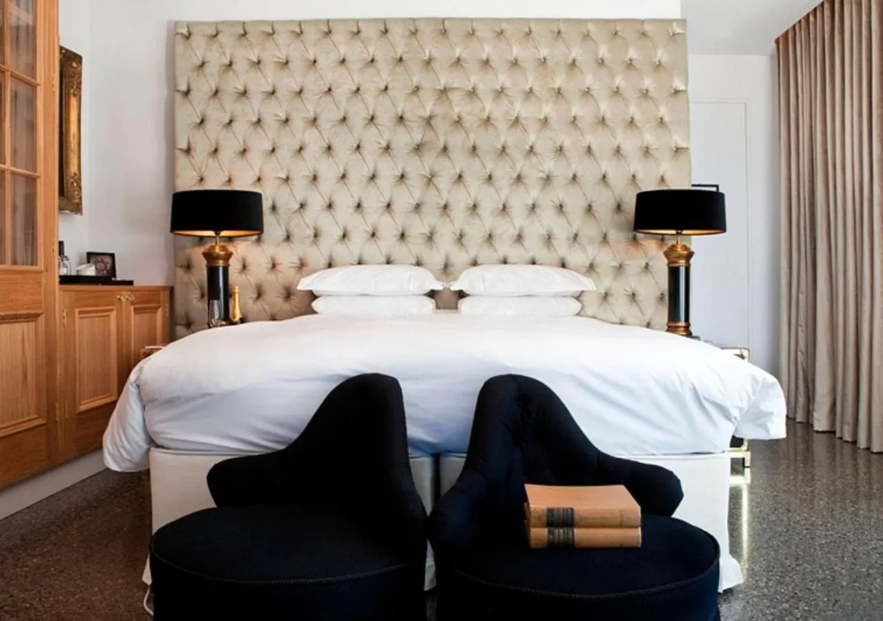 Bed in Cliff at Lyons