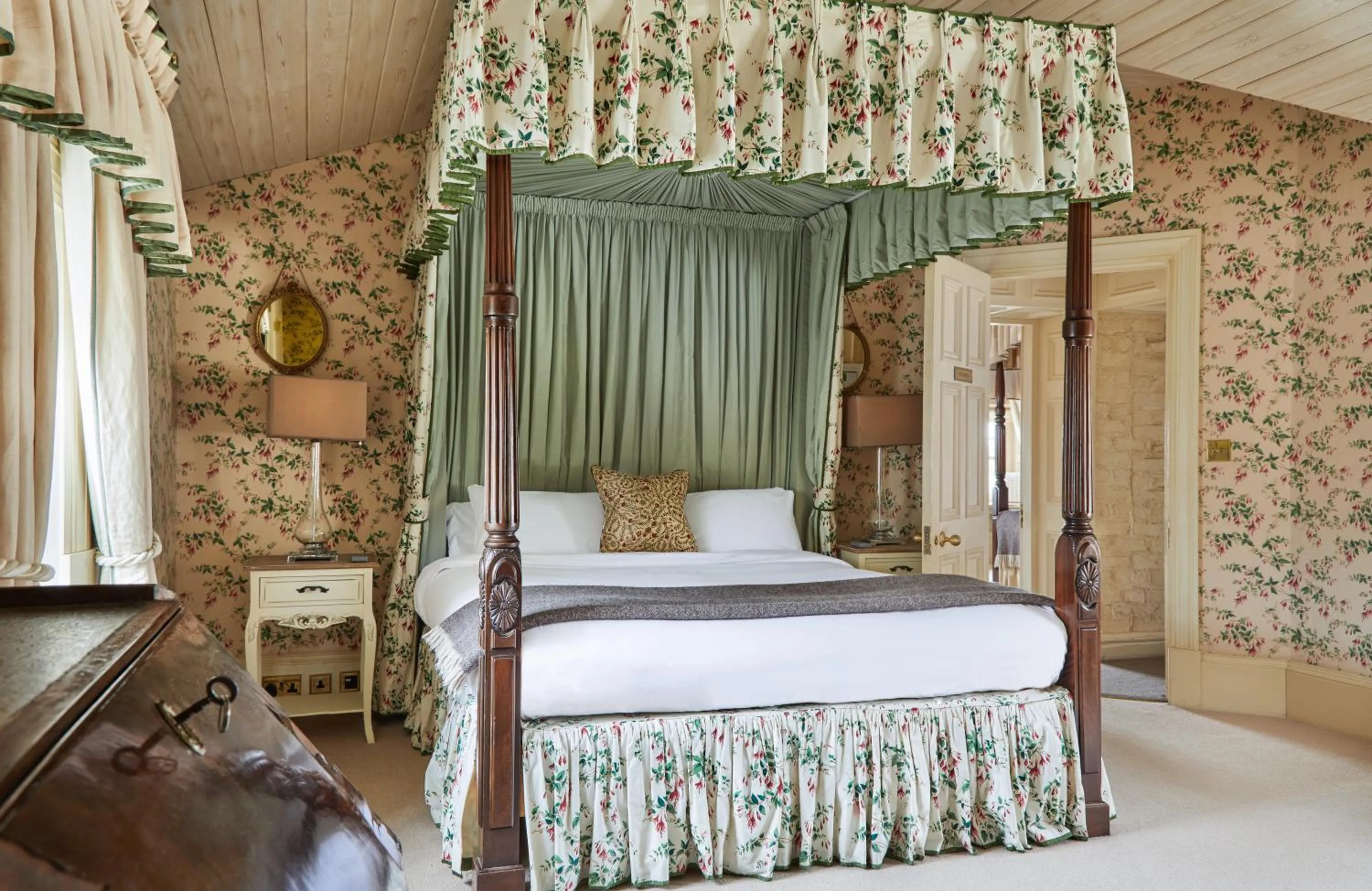 Bed in Cliff at Lyons