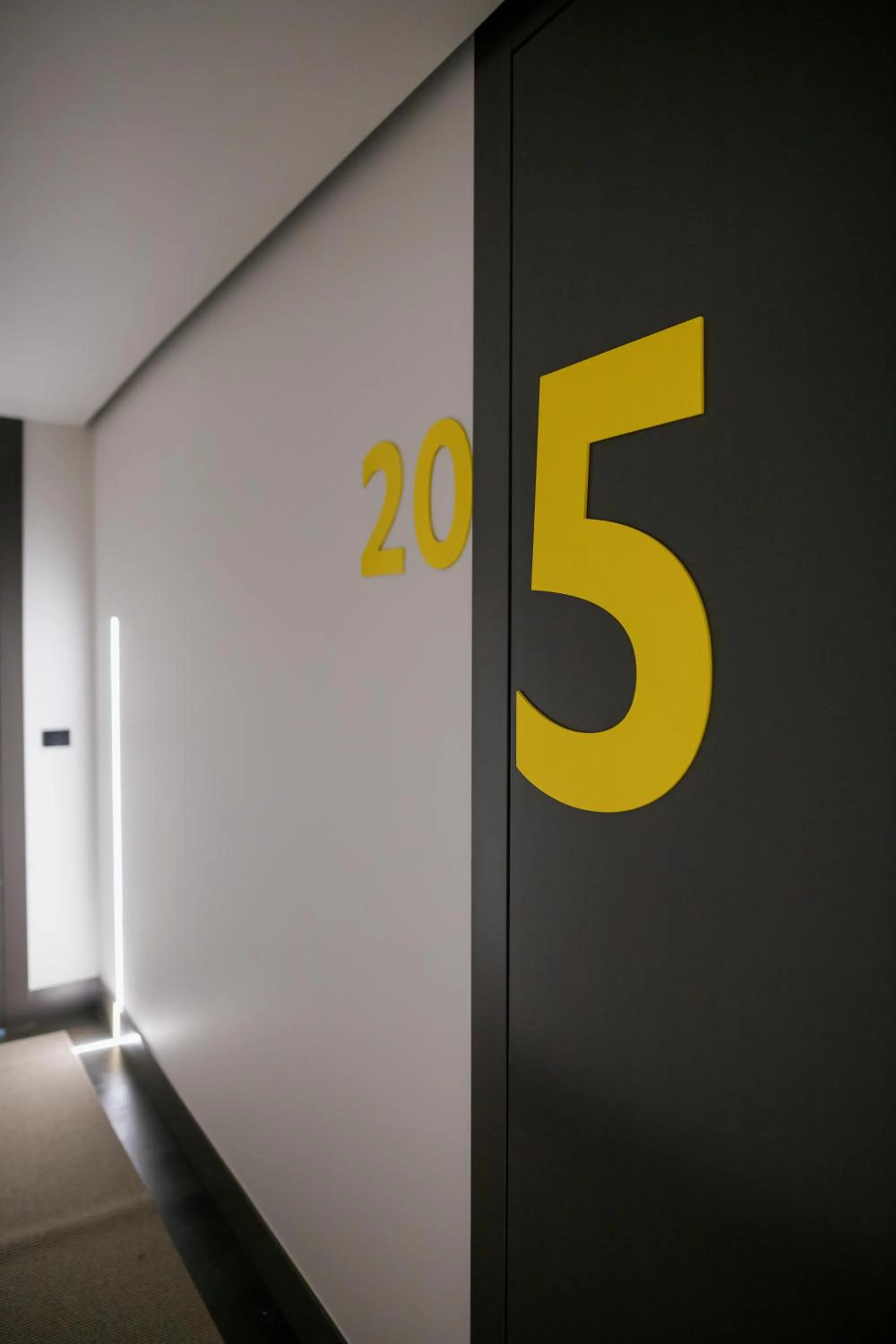 Property building in MYR Plaza Mercado & Spa