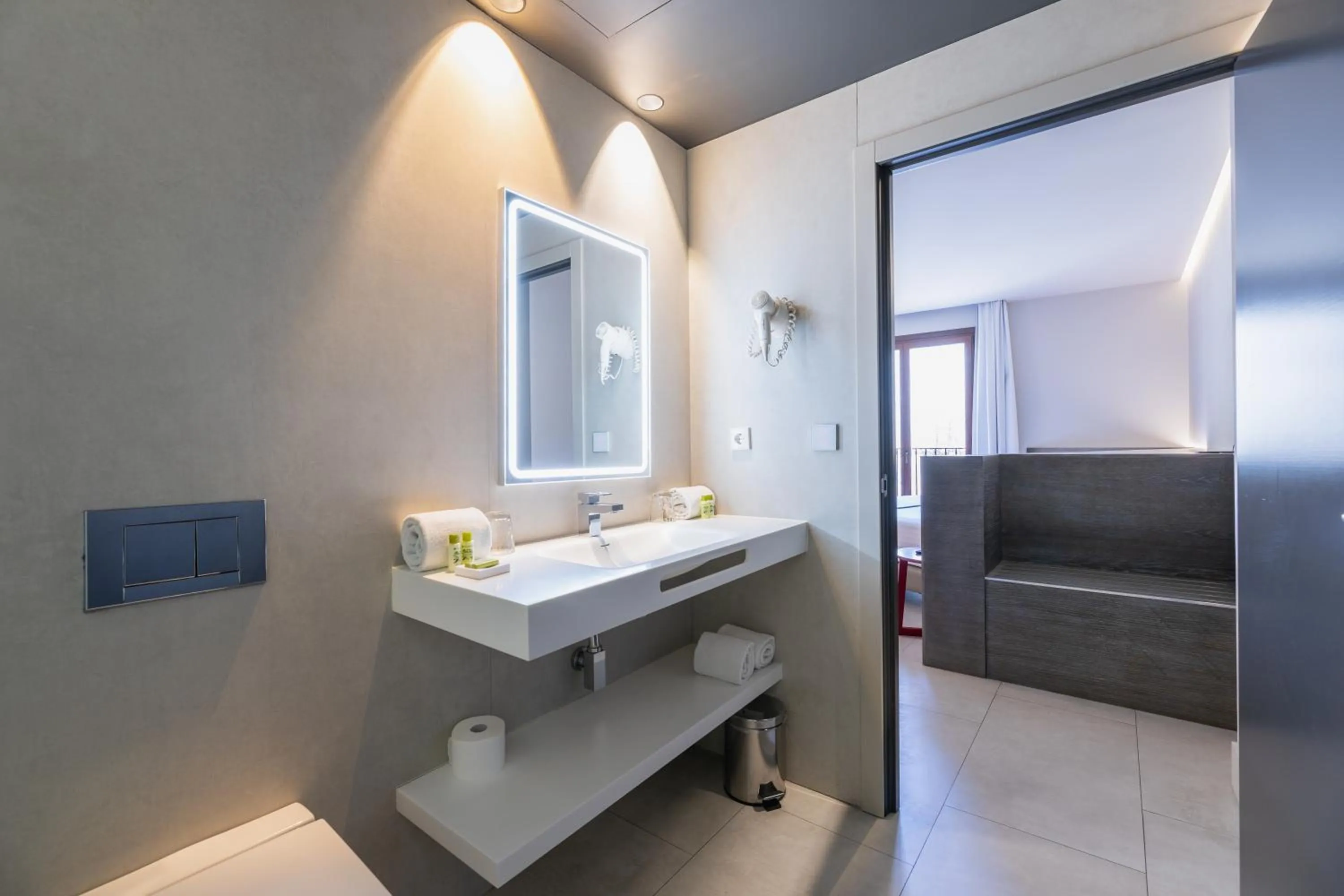 Bathroom in MYR Plaza Mercado & Spa