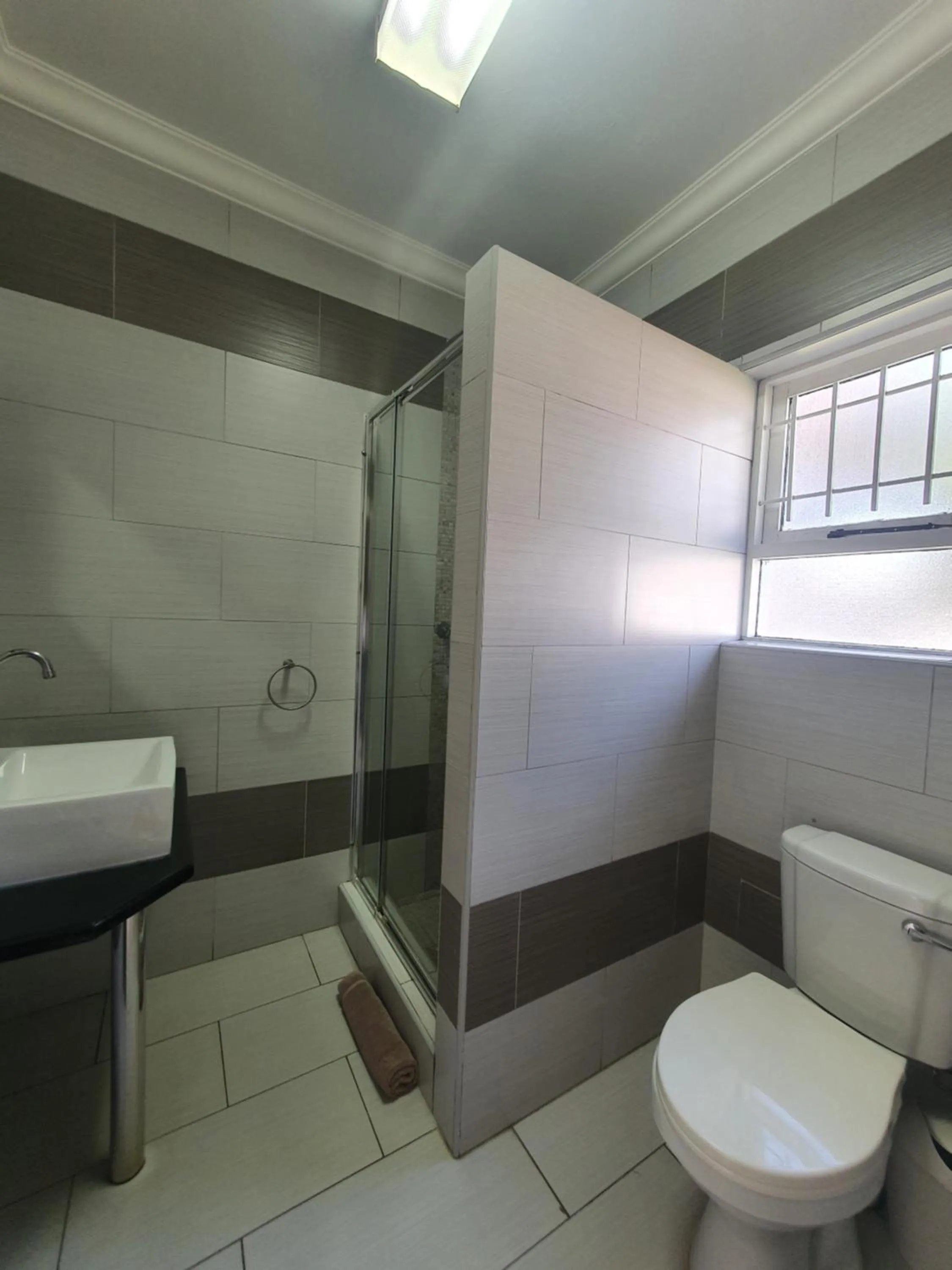 Bathroom in Langholm Hotel