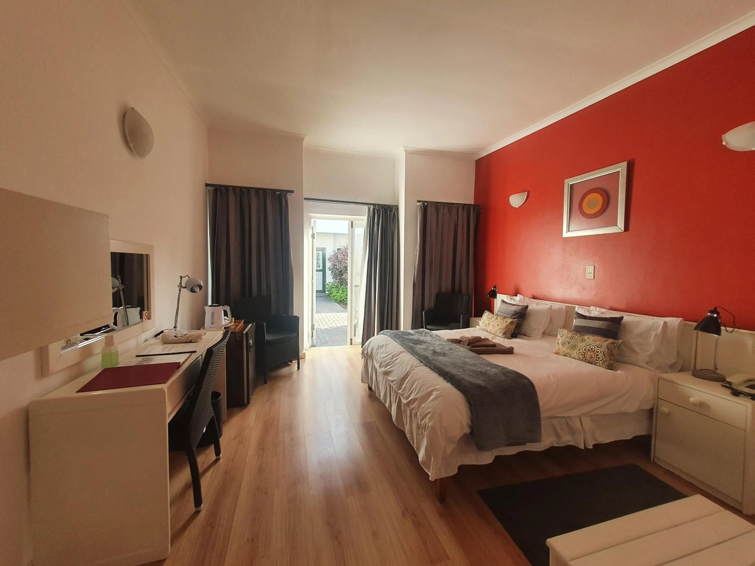 Photo of the whole room in Langholm Hotel