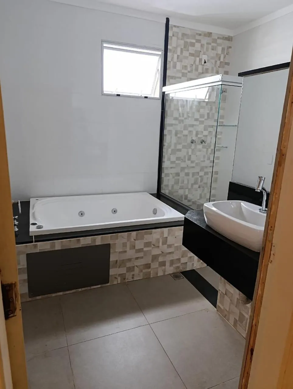 Hot Tub in Aurora Hotel