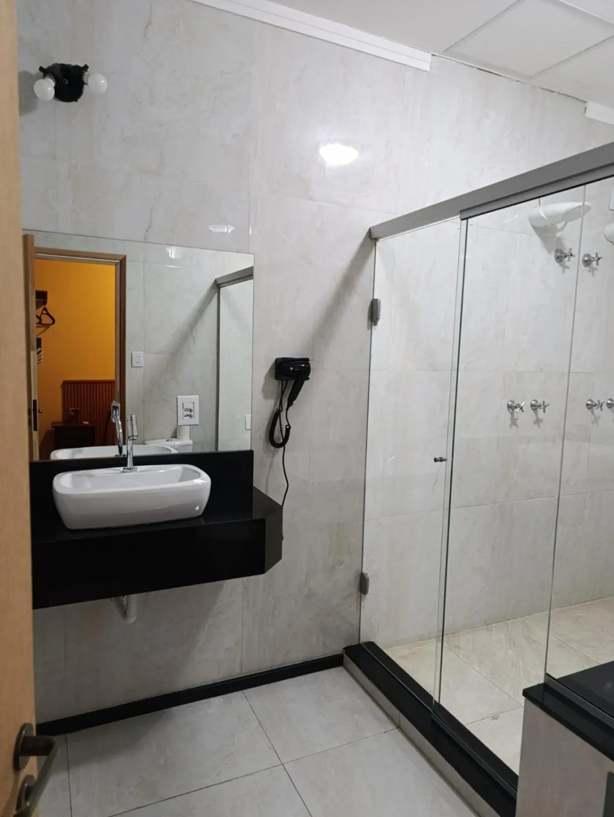 Shower in Aurora Hotel