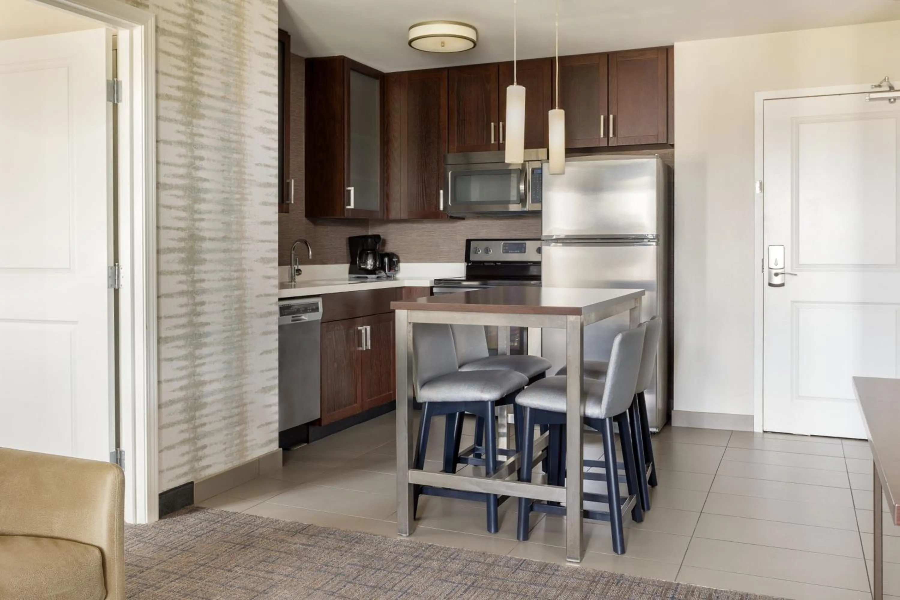 Kitchen or kitchenette in Residence Inn by Marriott Kansas City at The Legends