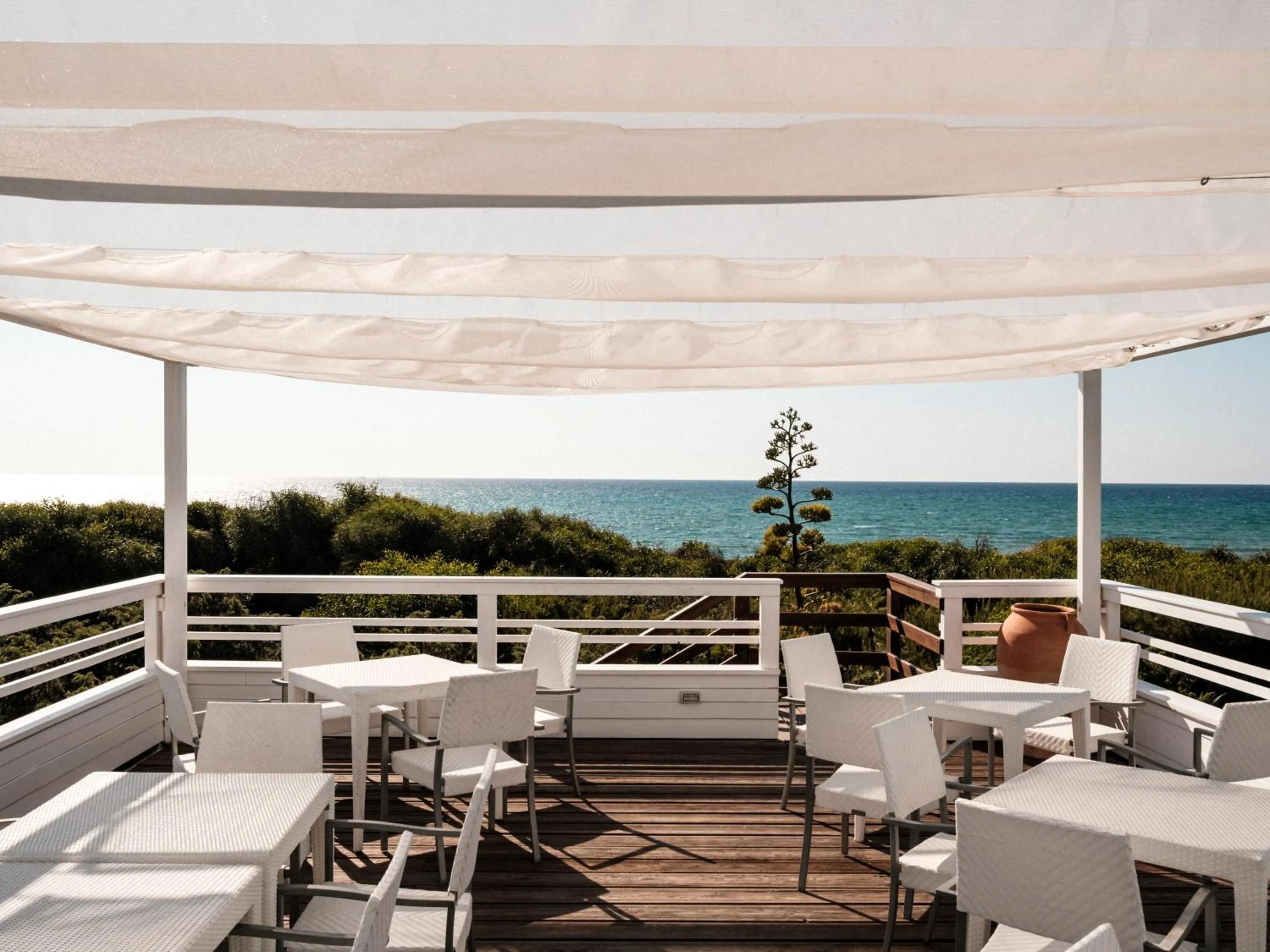 Restaurant/places to eat in Is Arenas Resort