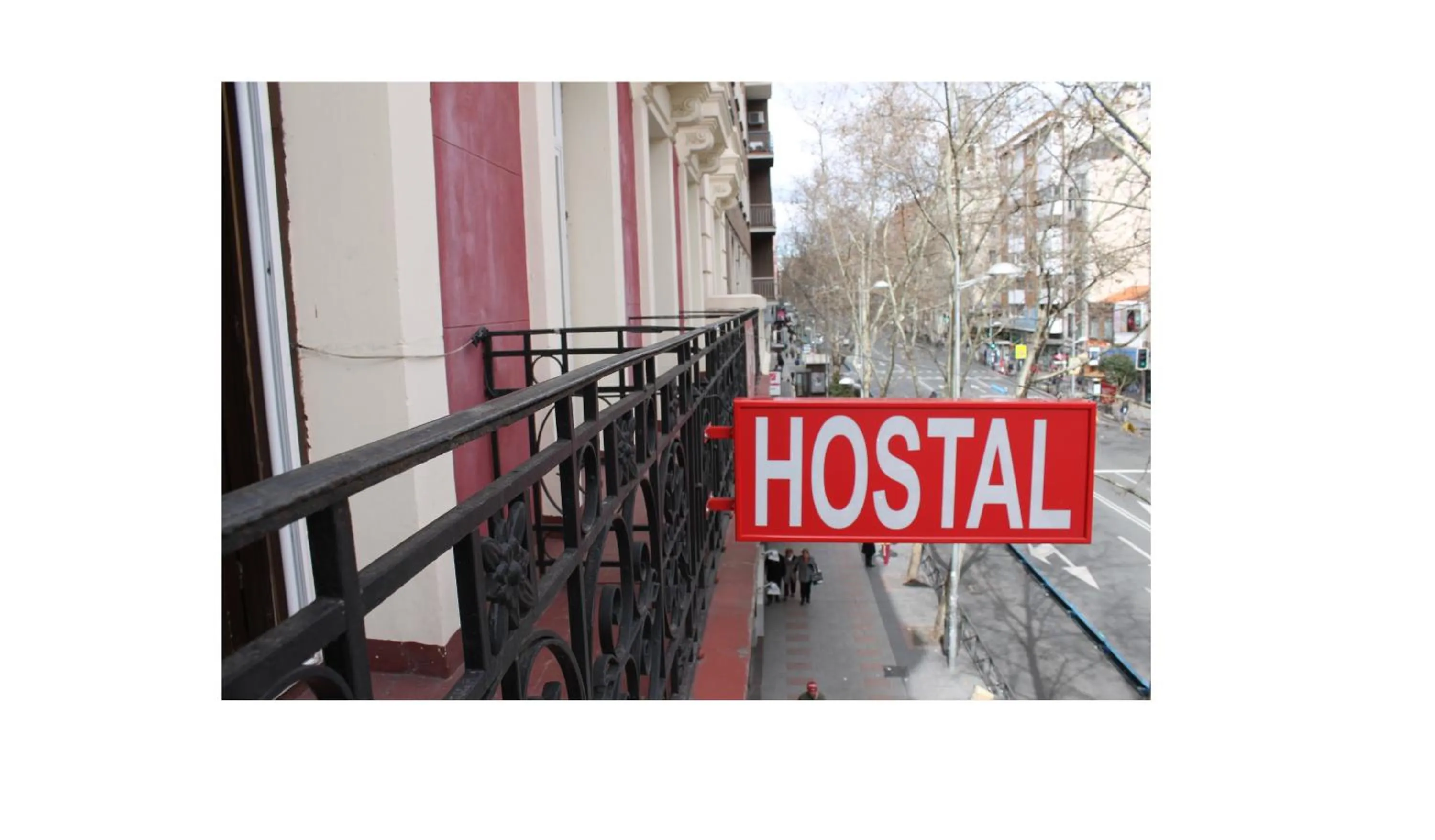 Property building in Hostal Abitum Madrid