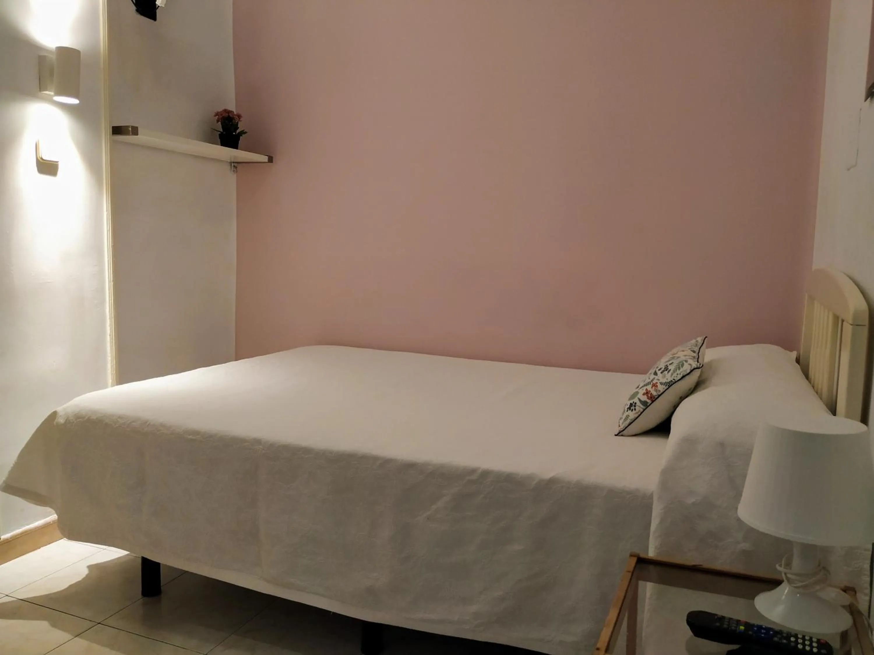 Bed in Hostal Abitum Madrid