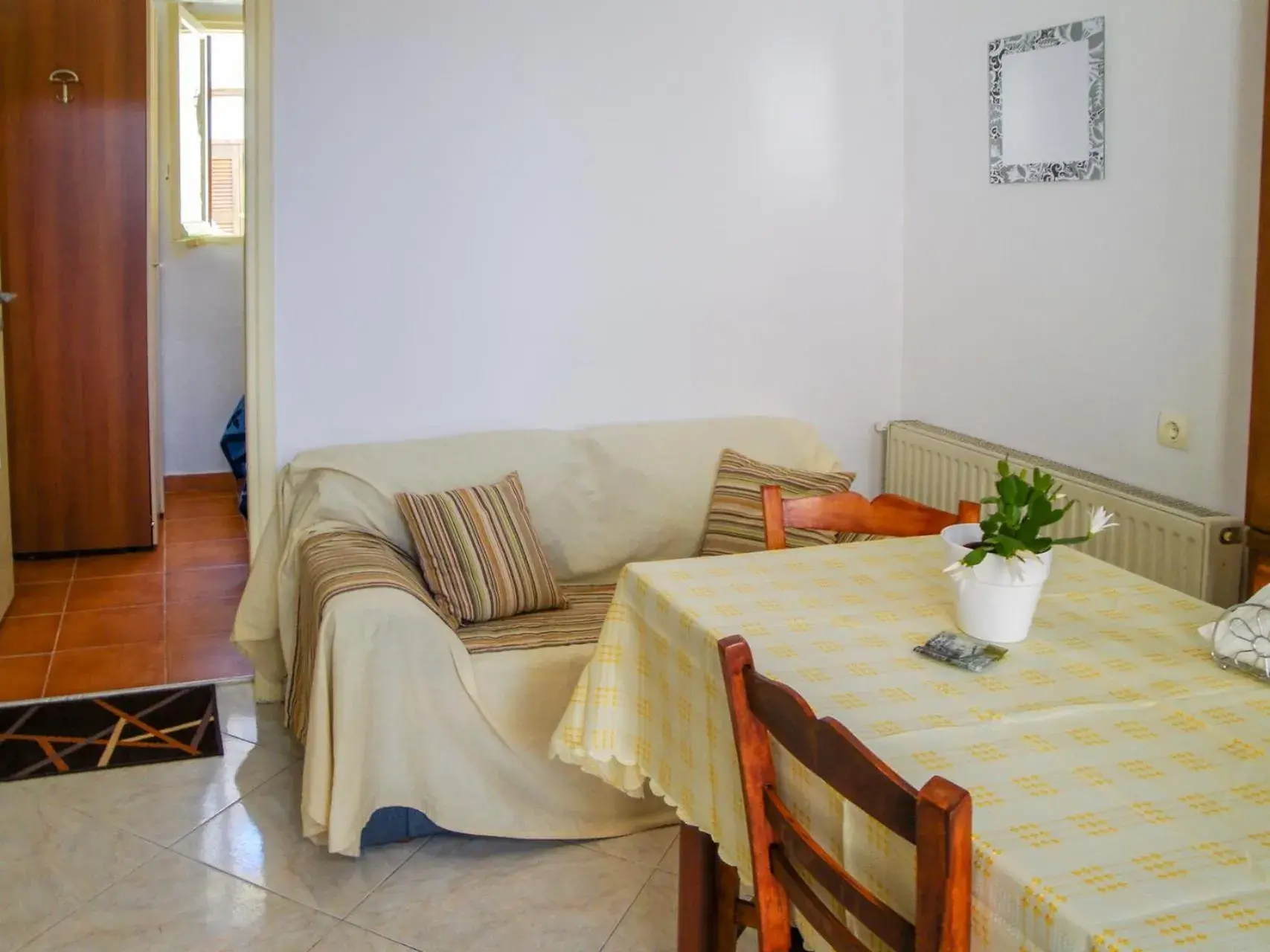 Studio (4-5 Adults) - Ground Floor in Iason Studios Studio (4-5 Adults) - Ground Floor in Iason Studios