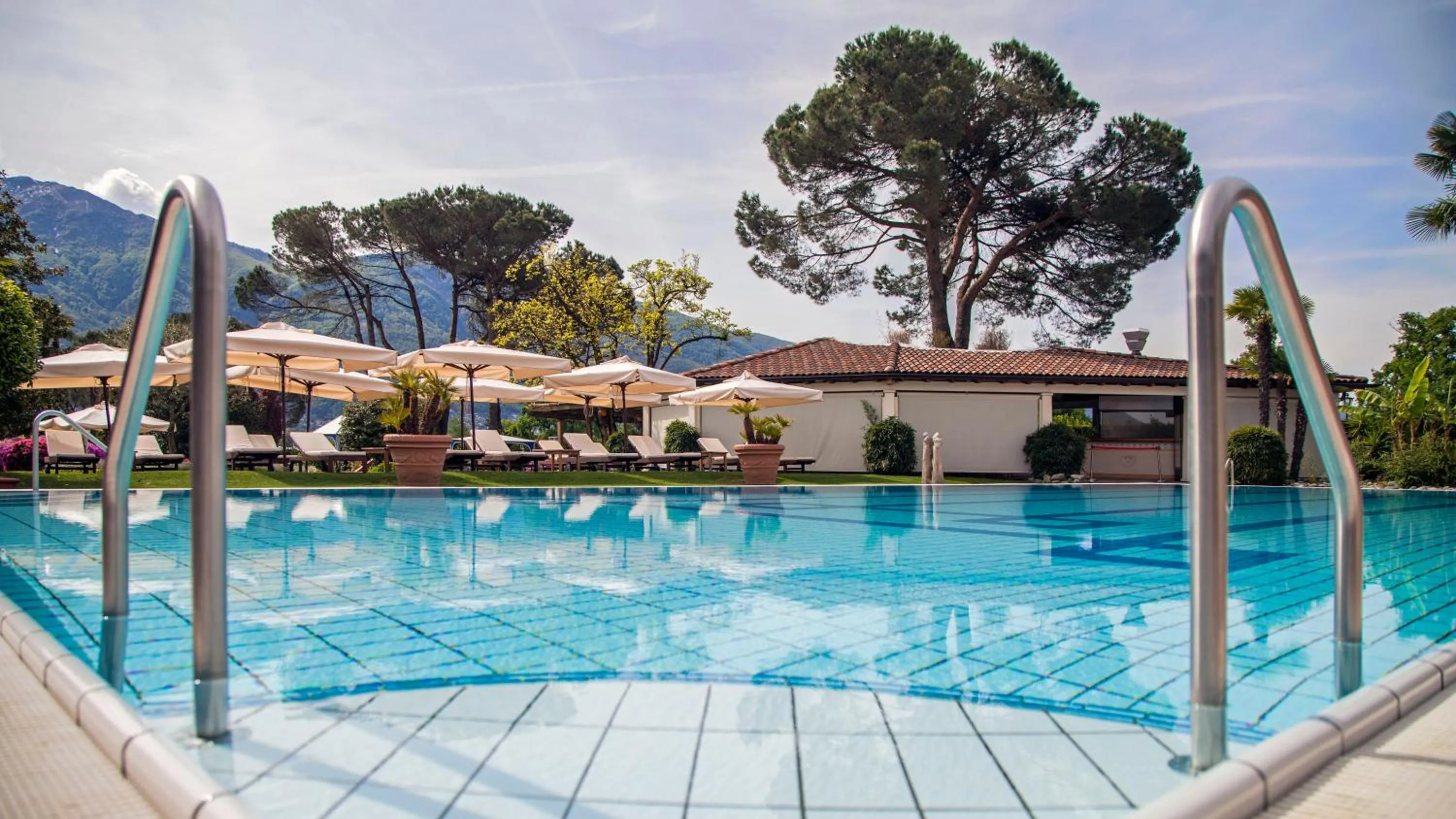 Swimming pool in Villa Favorita - Parkhotel Delta