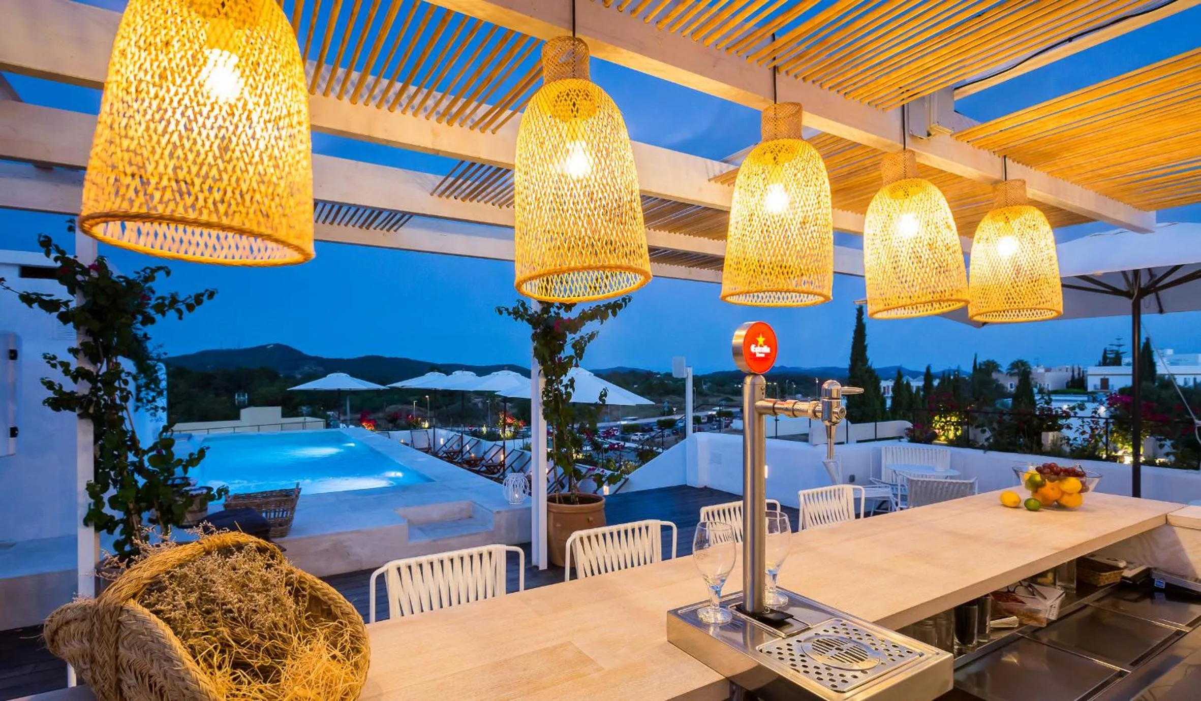 Lounge or bar in Gatzara Suites Santa Gertrudis