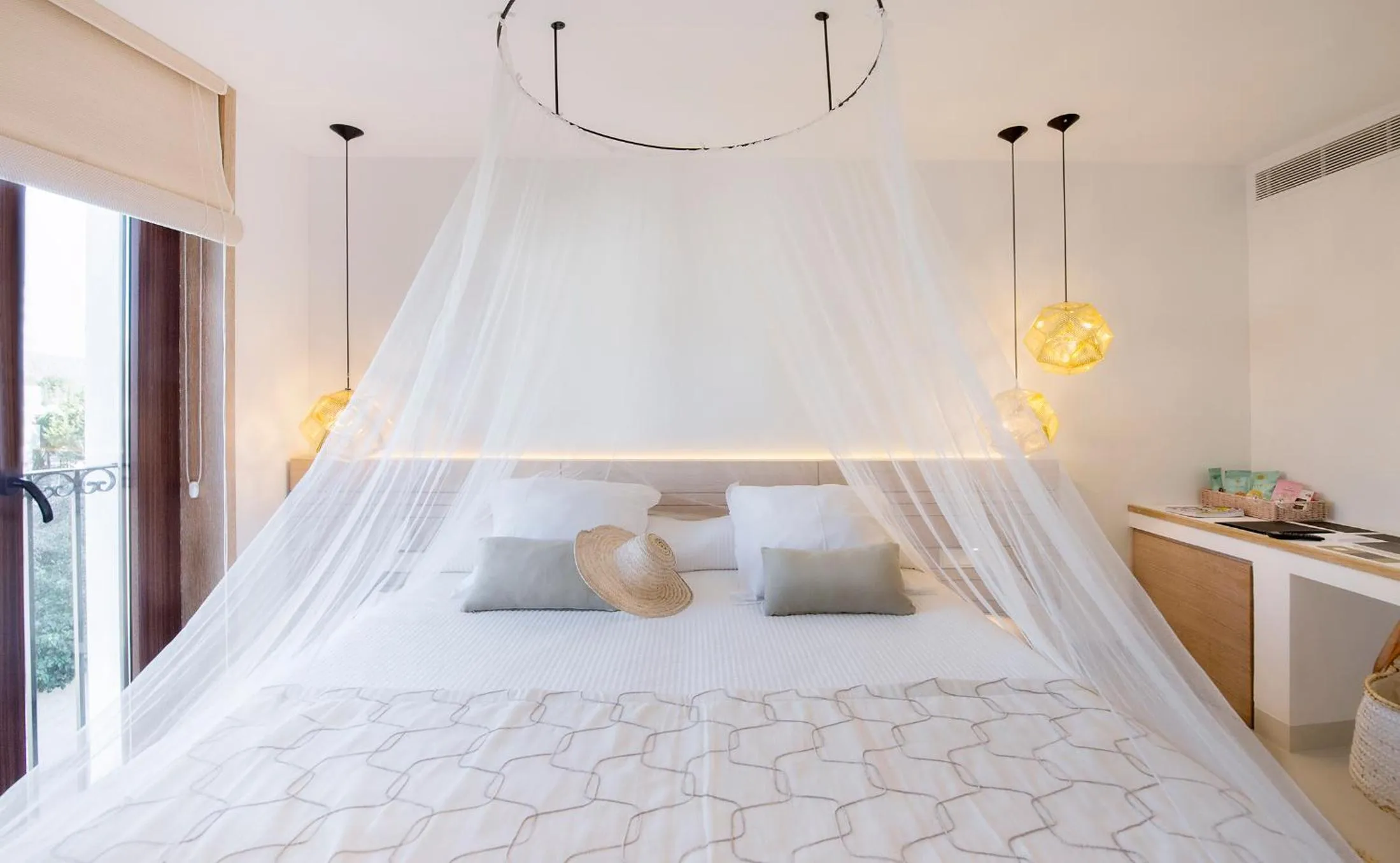 Bedroom, Bed in Gatzara Suites Santa Gertrudis