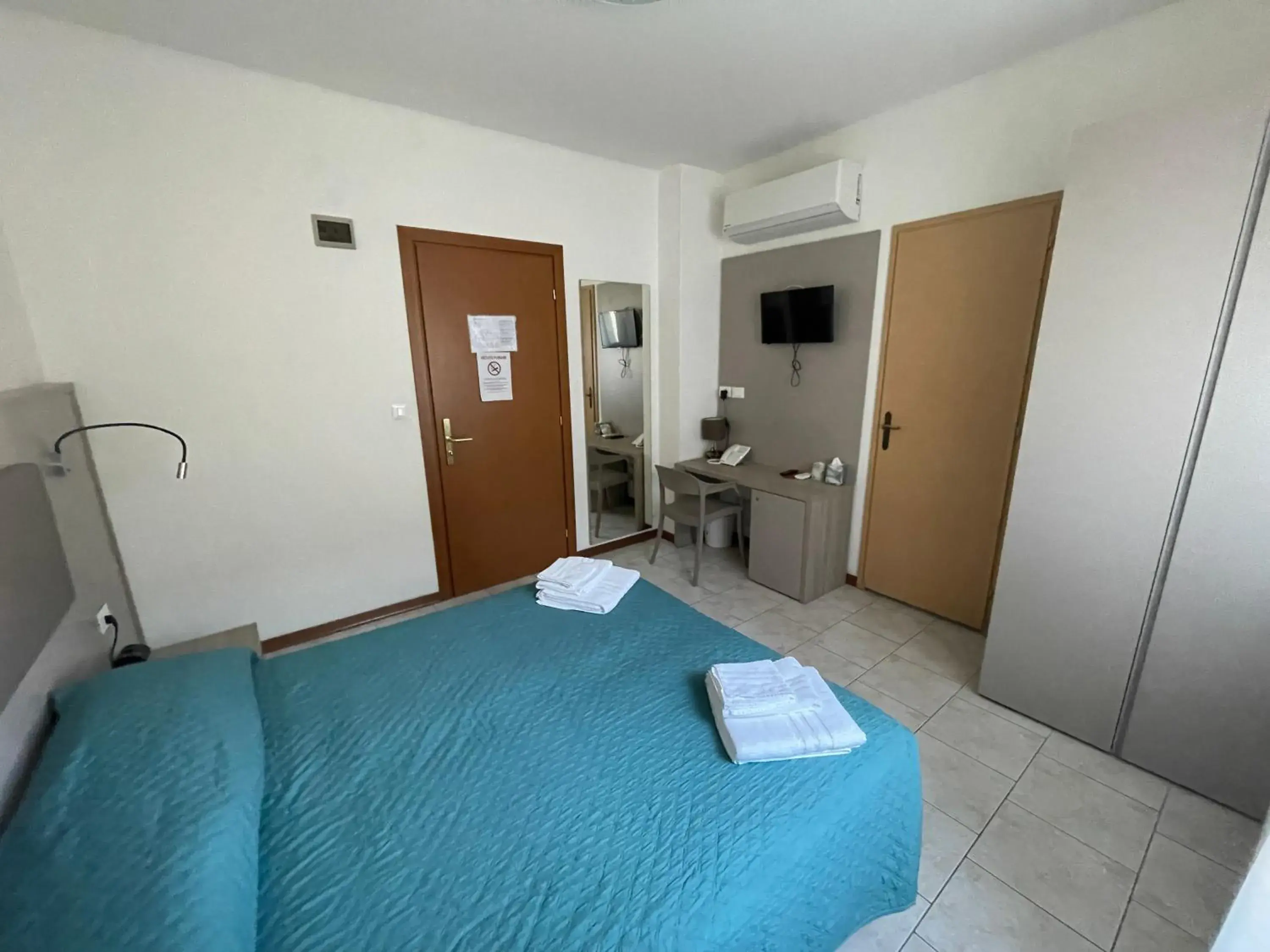 Double or Twin Room in Hotel Villa Augusta Double or Twin Room in Hotel Villa Augusta