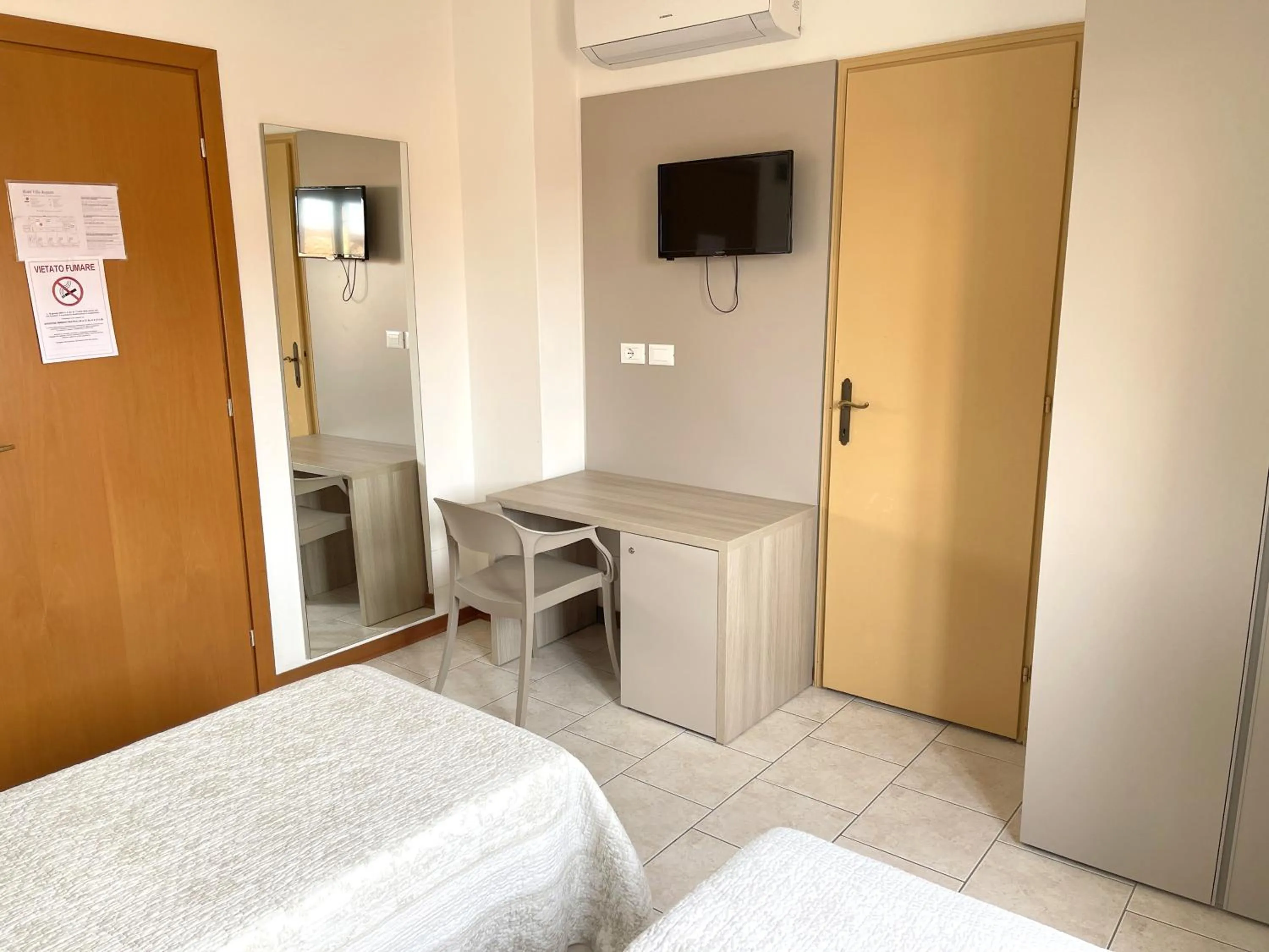 Bedroom, Bed in Hotel Villa Augusta