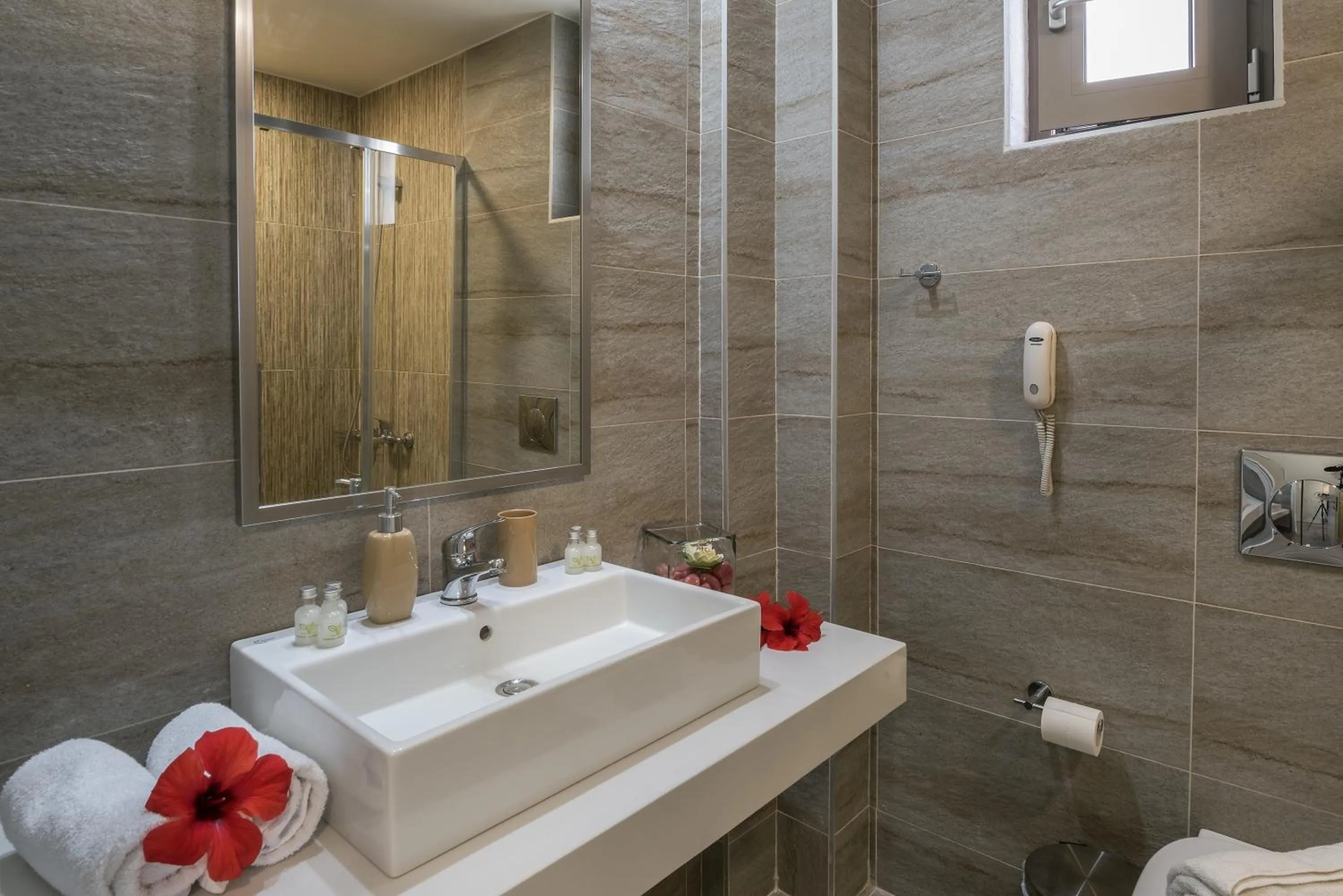 Bathroom in Iperion Beach Hotel