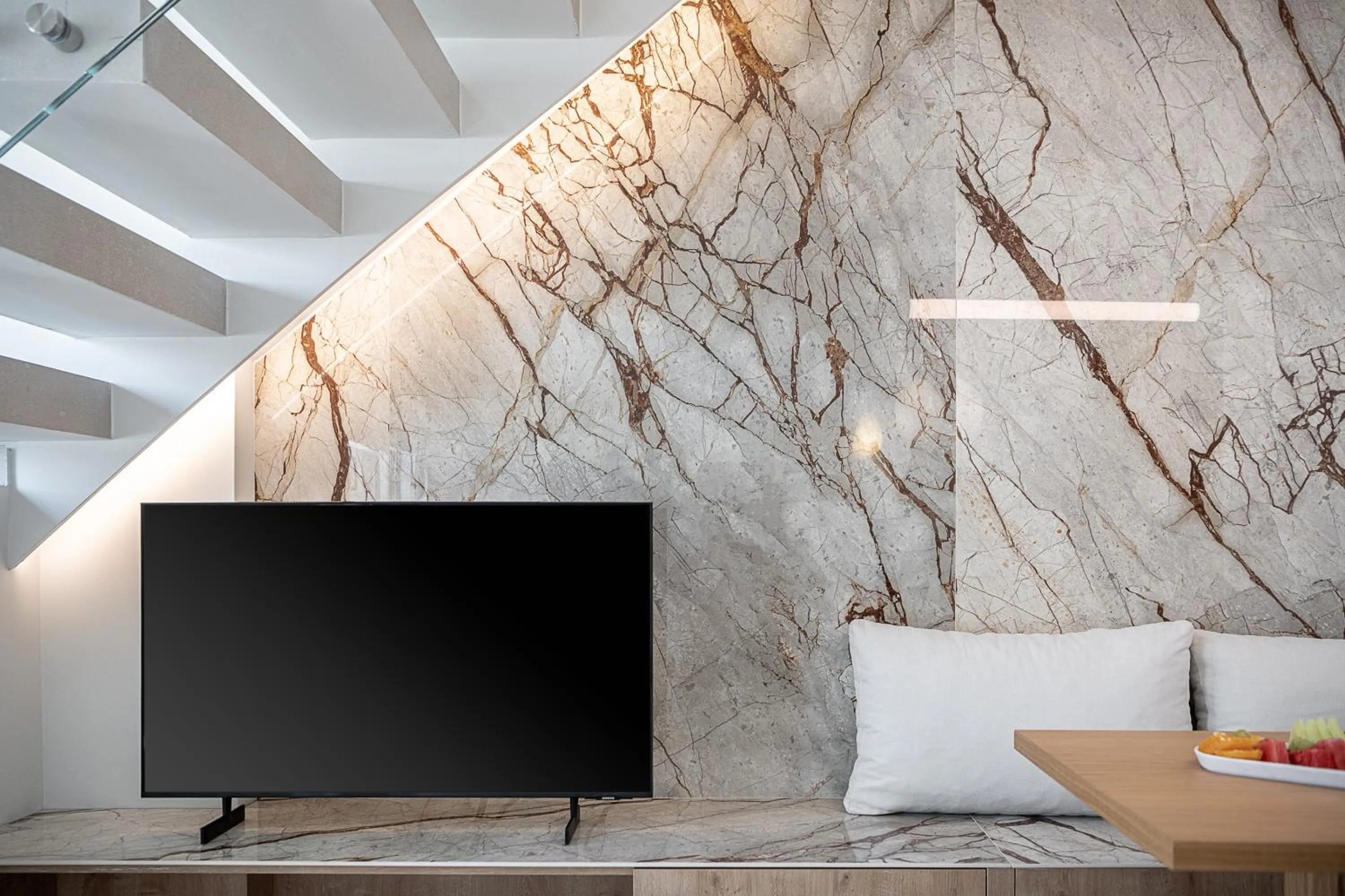 TV and multimedia in Iperion Beach Hotel