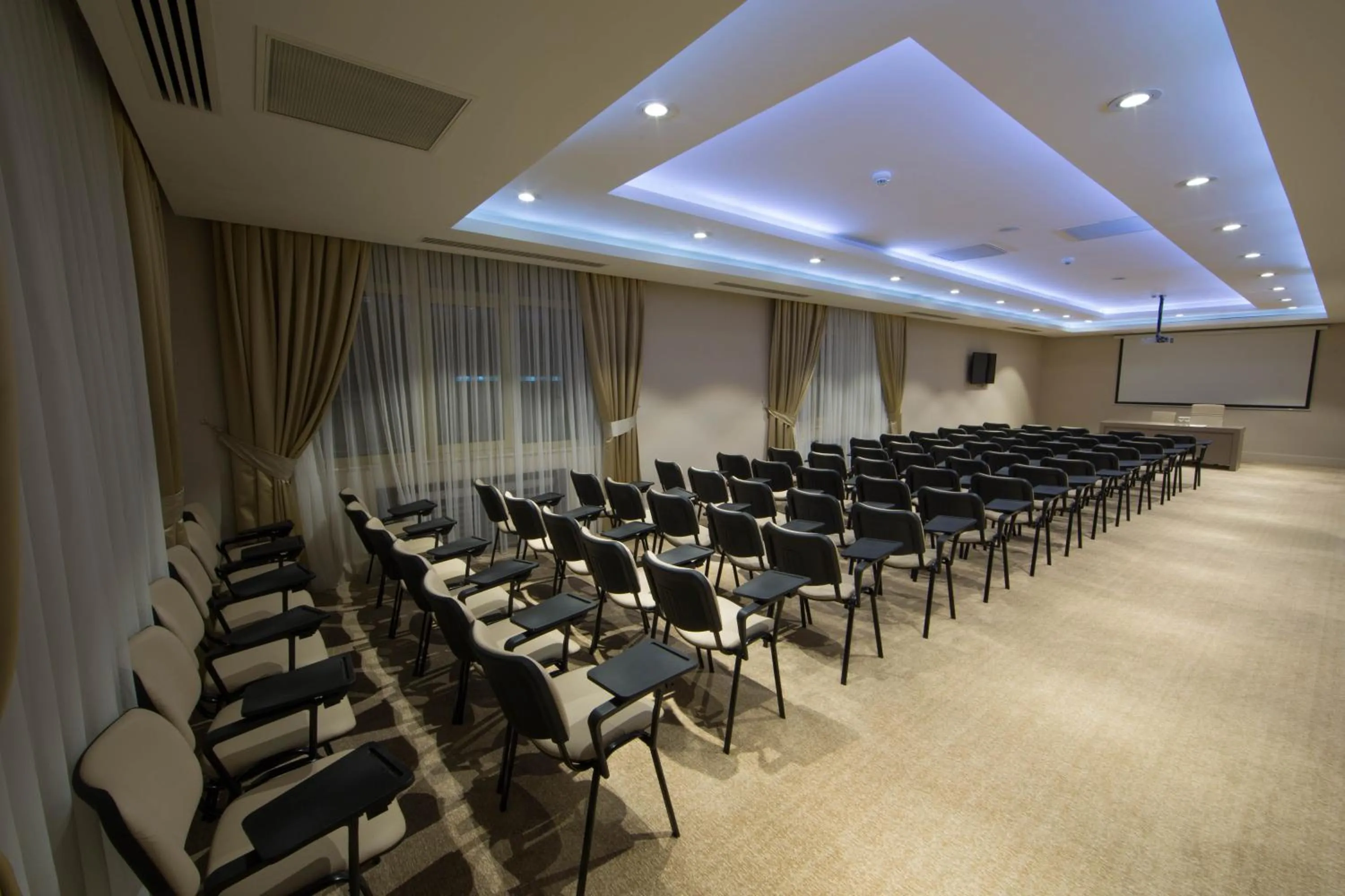 Business facilities in Gabala Yengice Thermal Resort Hotel