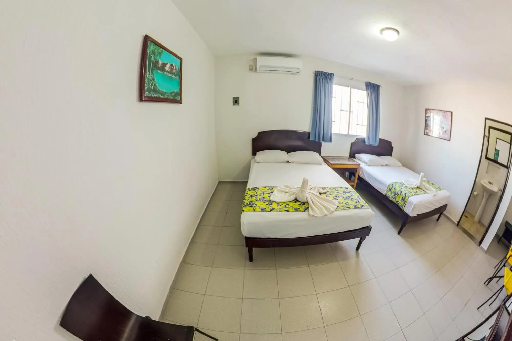 Photo of the whole room in Hotel Isla de Sacrificio