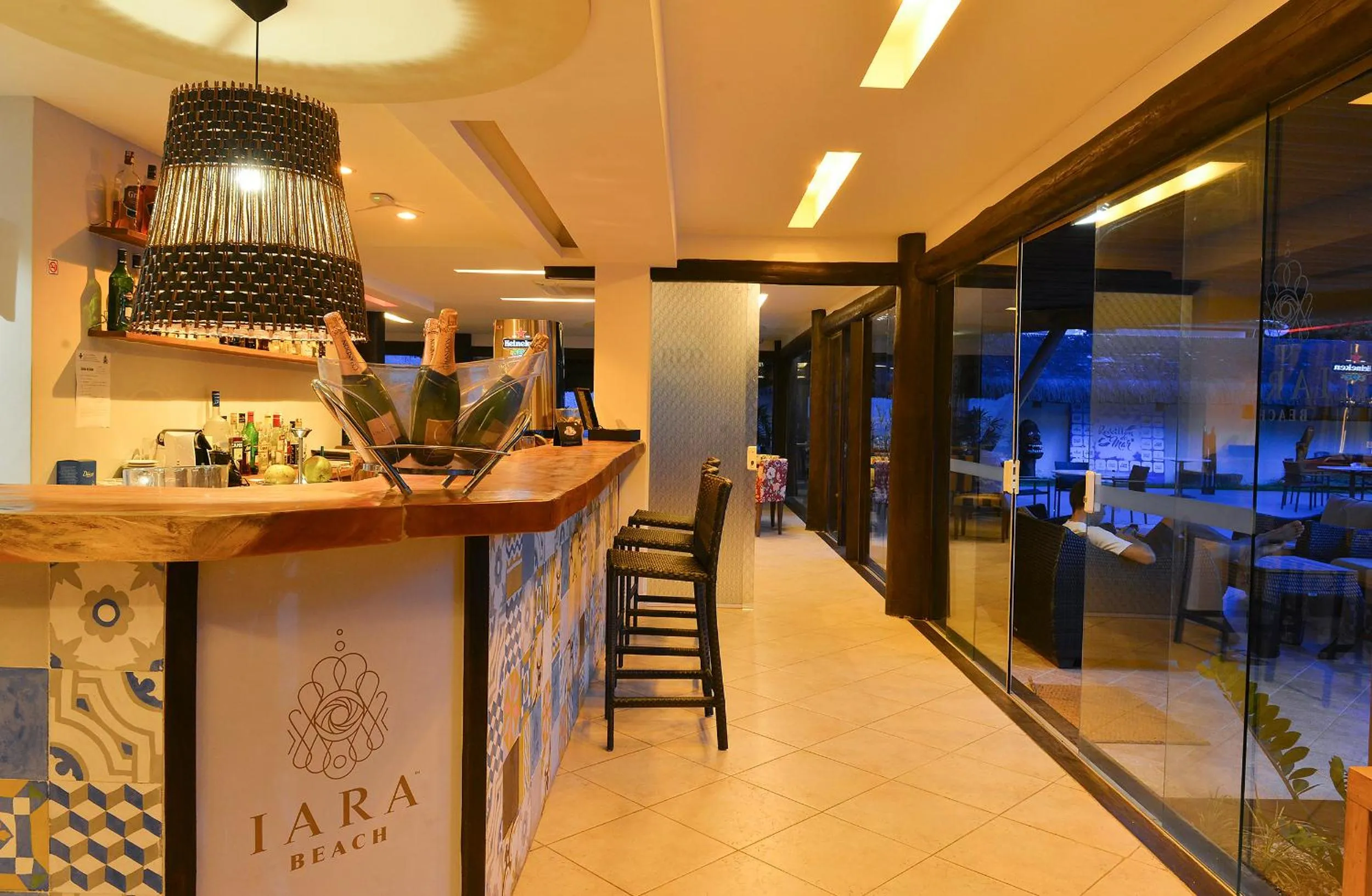 Lounge or bar in Iara Beach Hotel Boutique