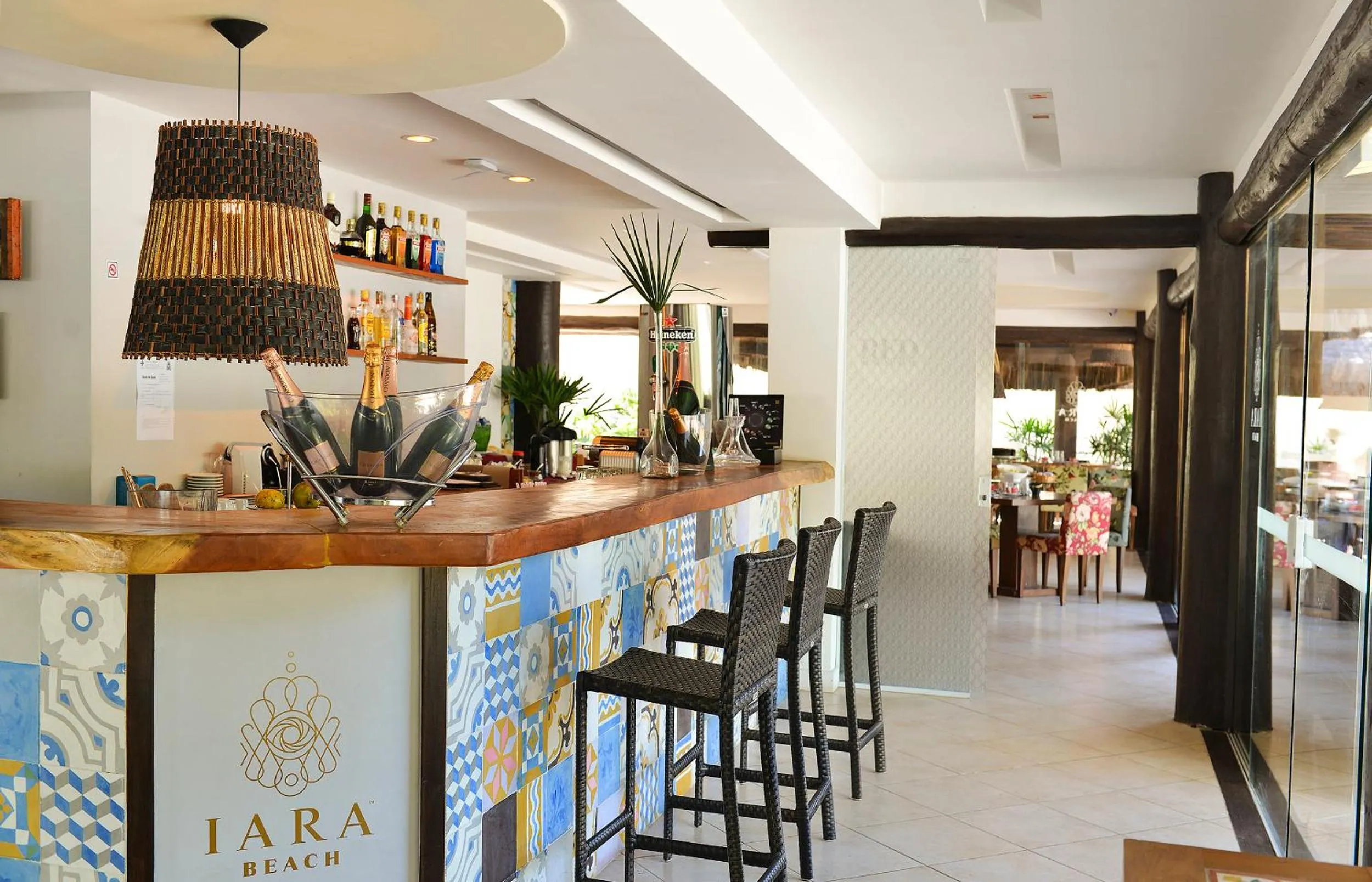 Lounge or bar in Iara Beach Hotel Boutique