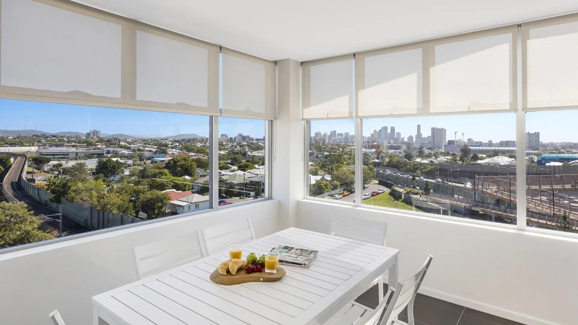 Balcony/Terrace in Oaks Brisbane Woolloongabba Suites