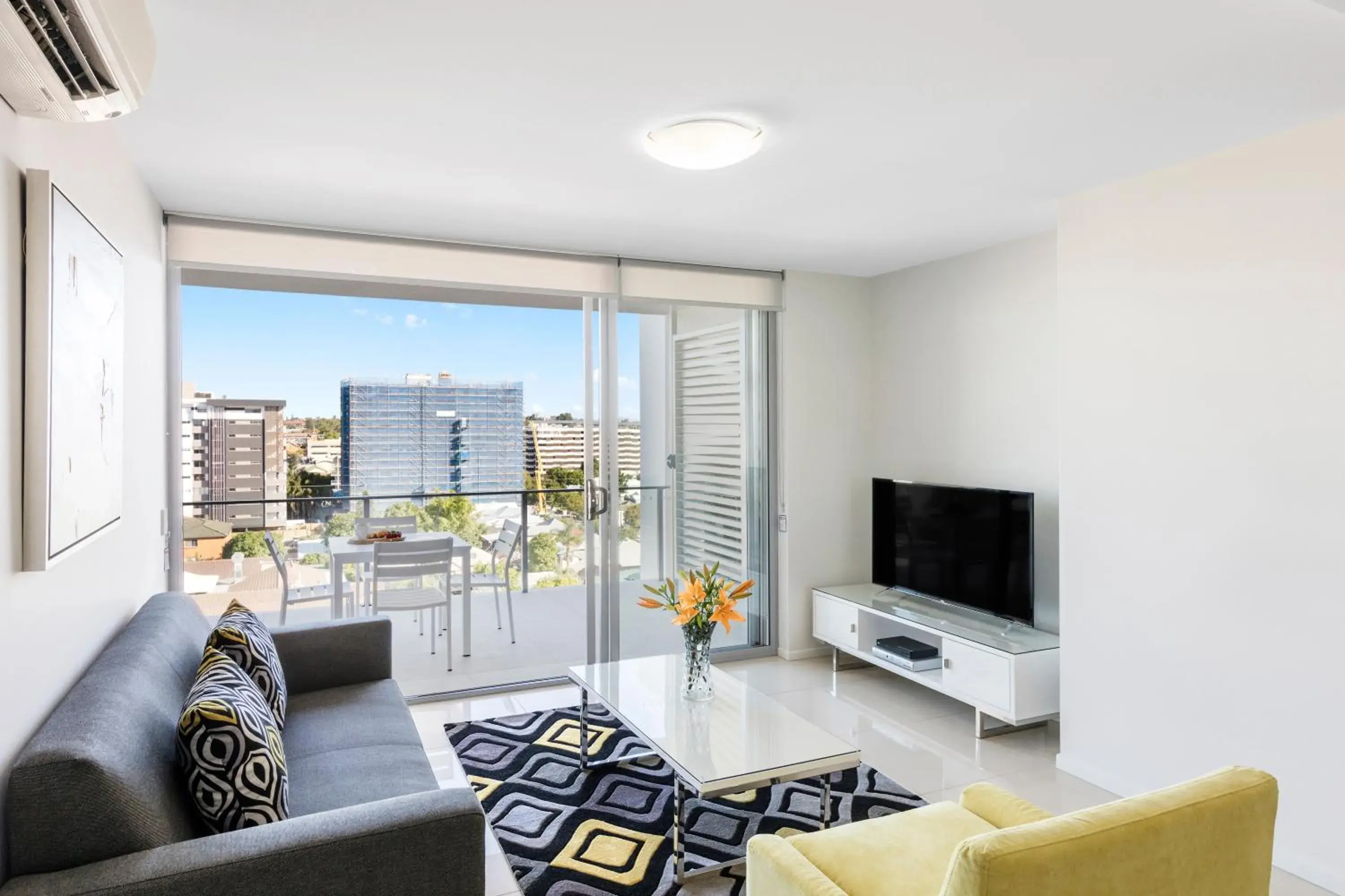 One-Bedroom Apartment in Oaks Brisbane Woolloongabba Suites One-Bedroom Apartment in Oaks Brisbane Woolloongabba Suites