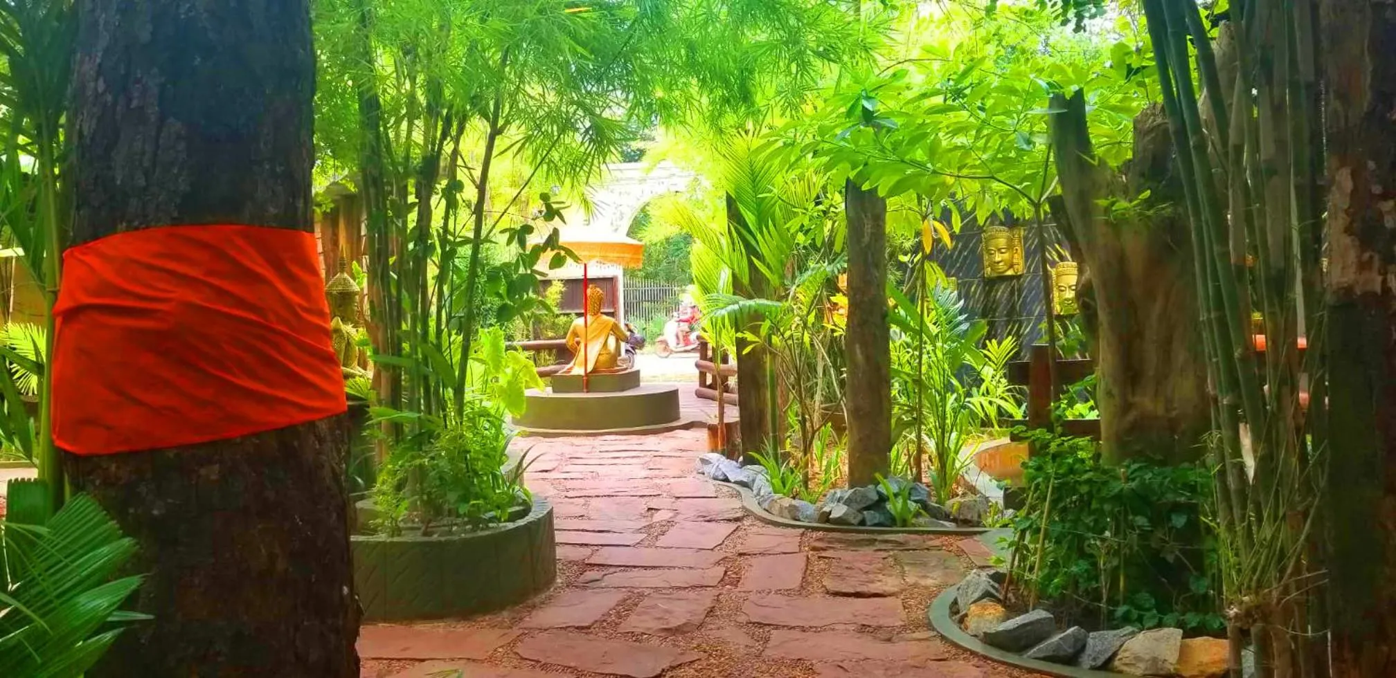 Garden in Le Jardin d'Angkor Hotel & Resort