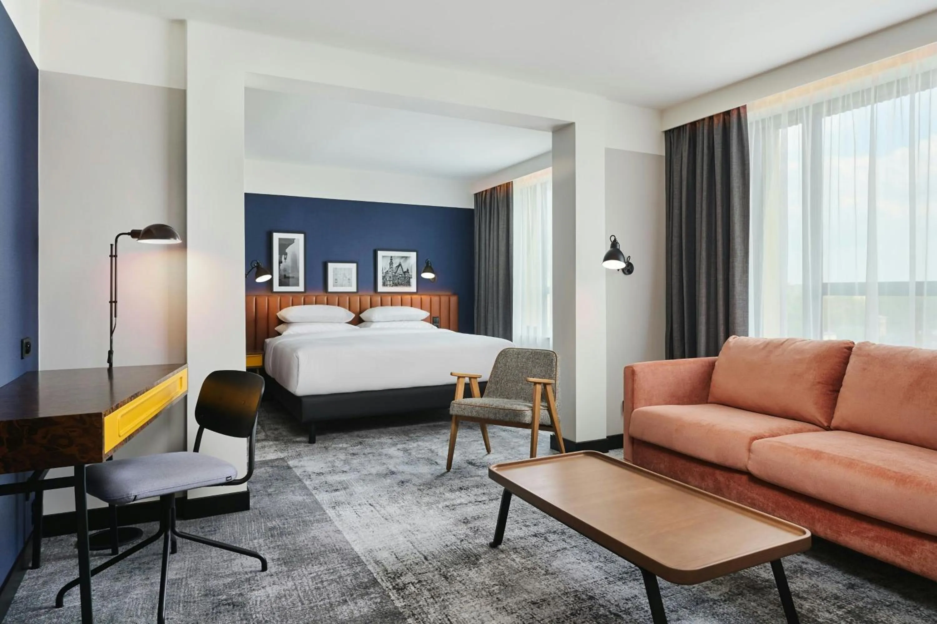 Photo of the whole room, Bed in Four Points by Sheraton Wroclaw