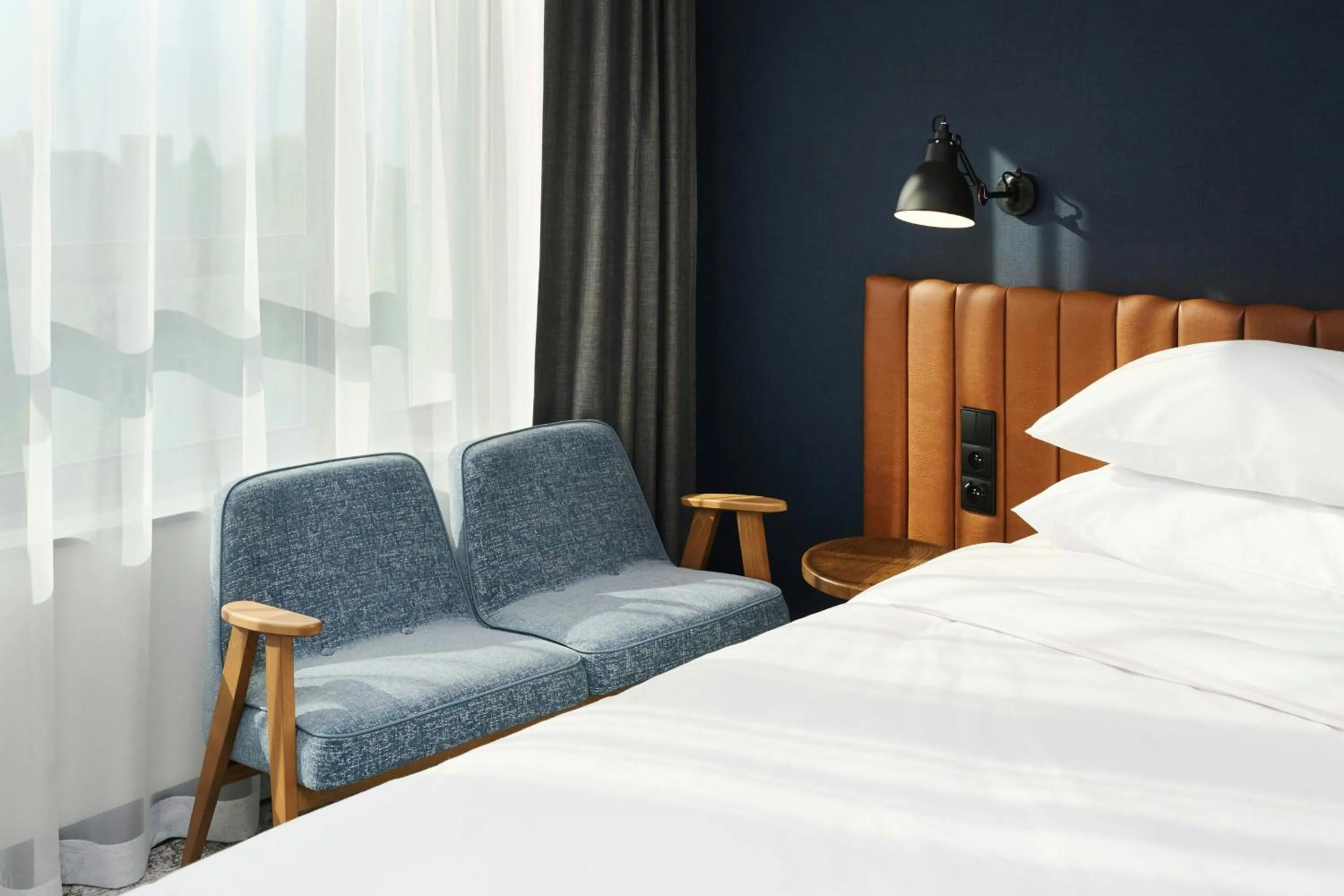 Photo of the whole room, Bed in Four Points by Sheraton Wroclaw