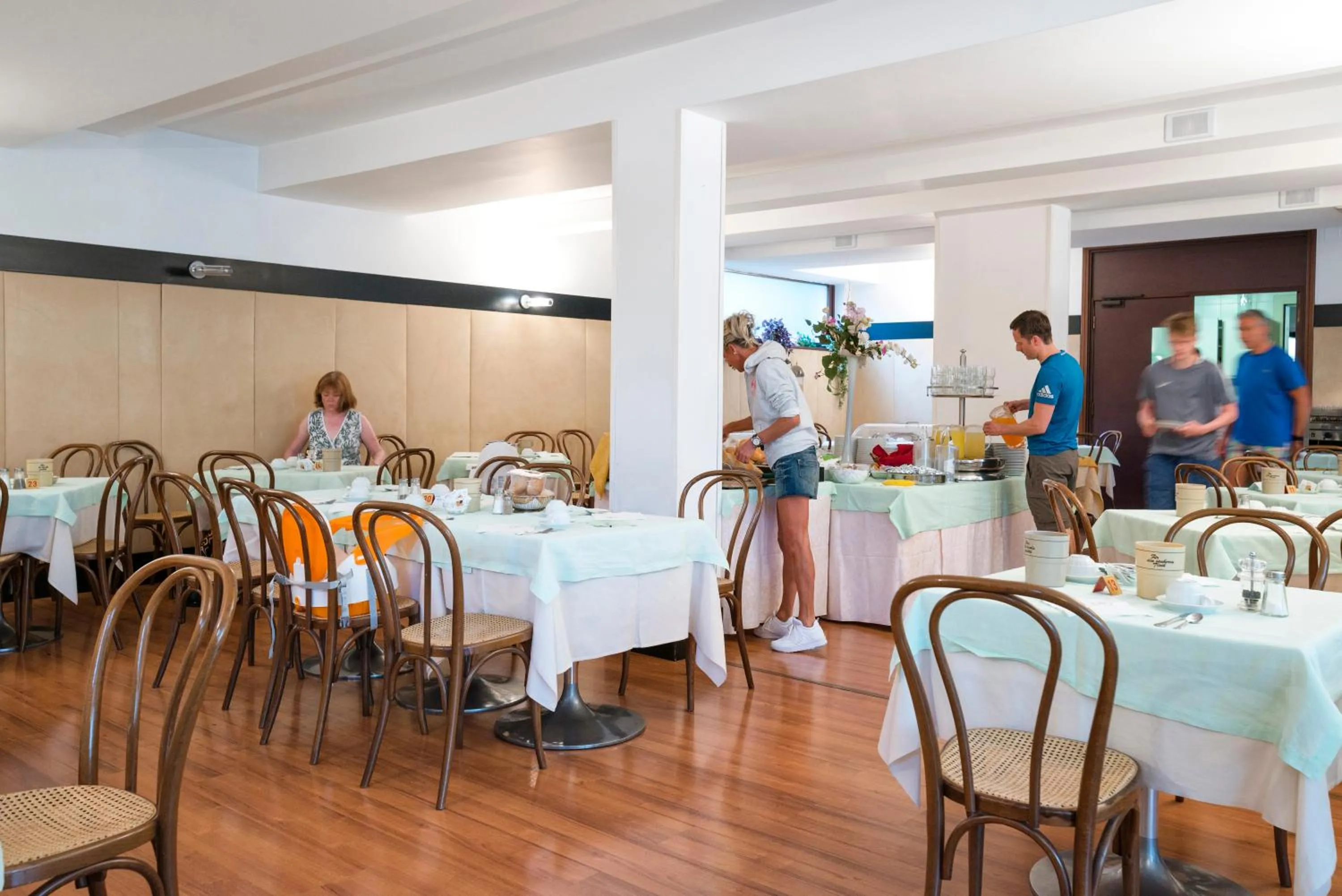 People in Hotel Bristol