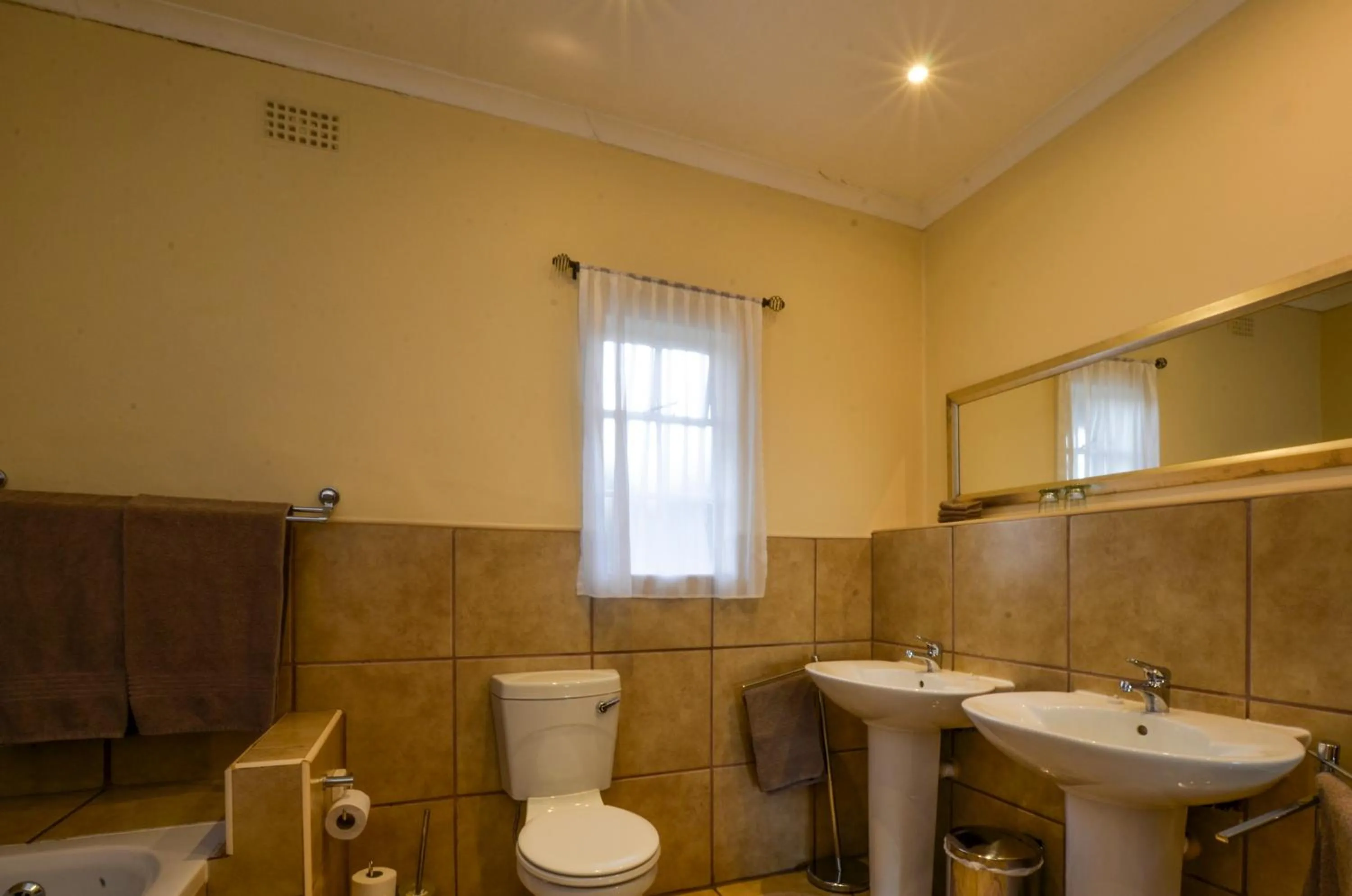 Bathroom in White House Lodge