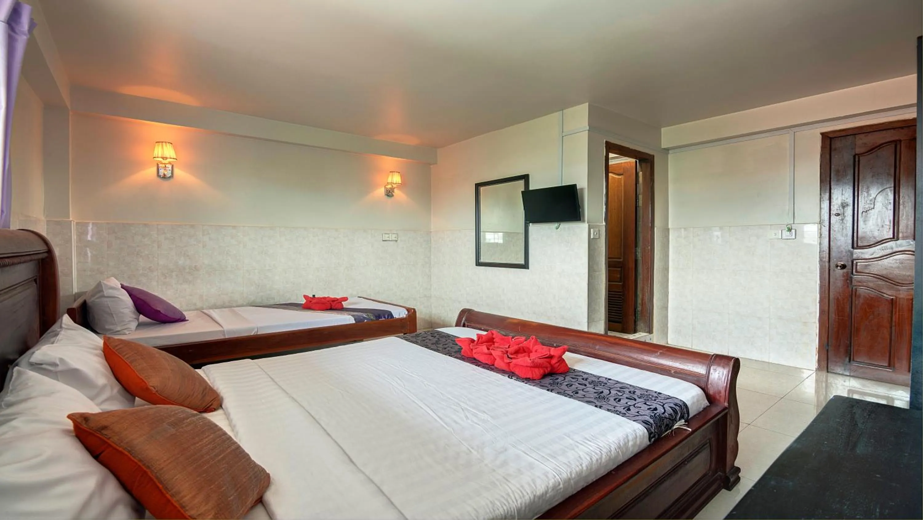 Photo of the whole room, Bed in Siem Reap Pub Hostel