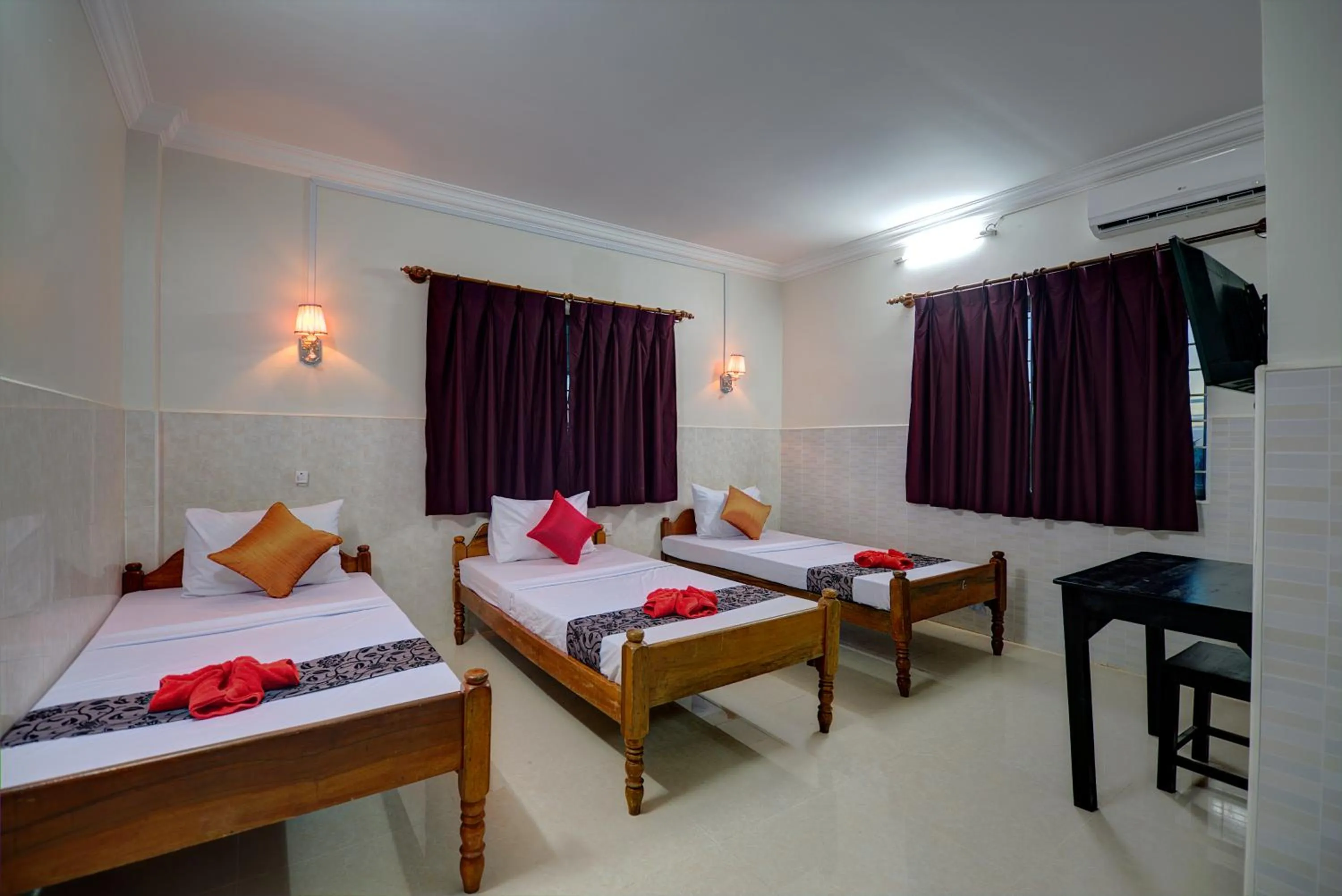 Bedroom, Bed in Siem Reap Pub Hostel