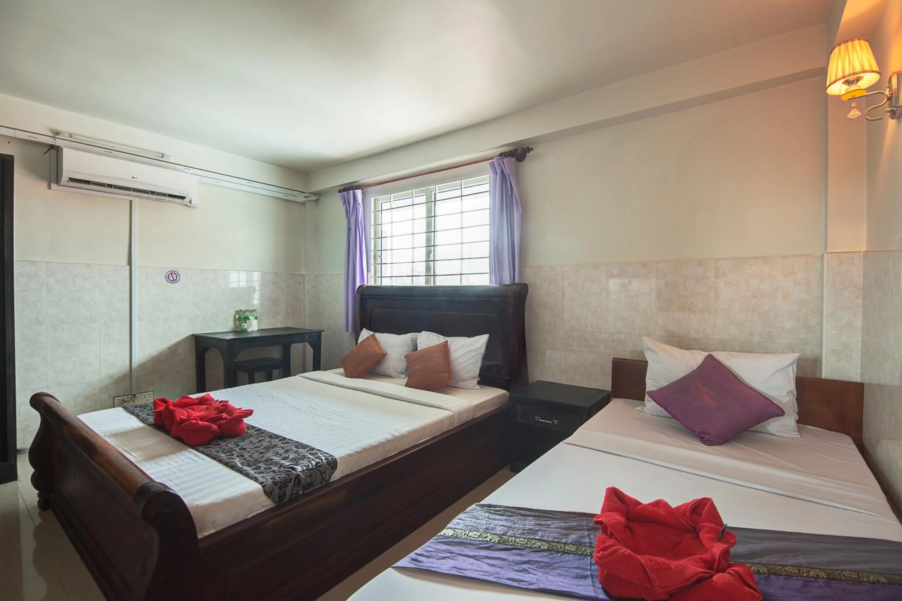 Bedroom, Bed in Siem Reap Pub Hostel