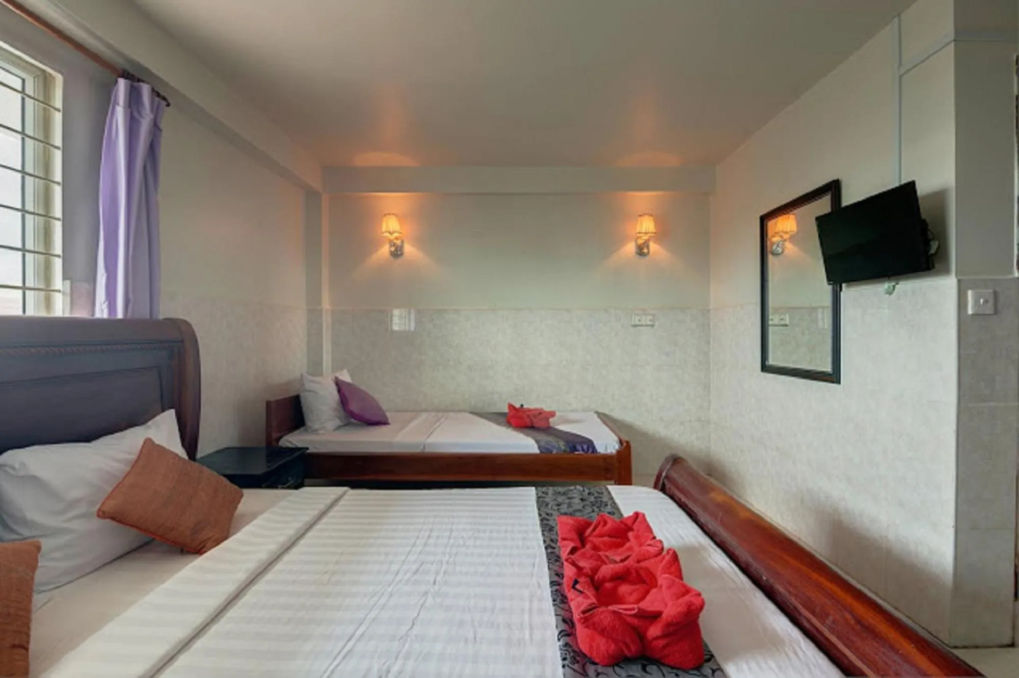 Photo of the whole room, Bed in Siem Reap Pub Hostel