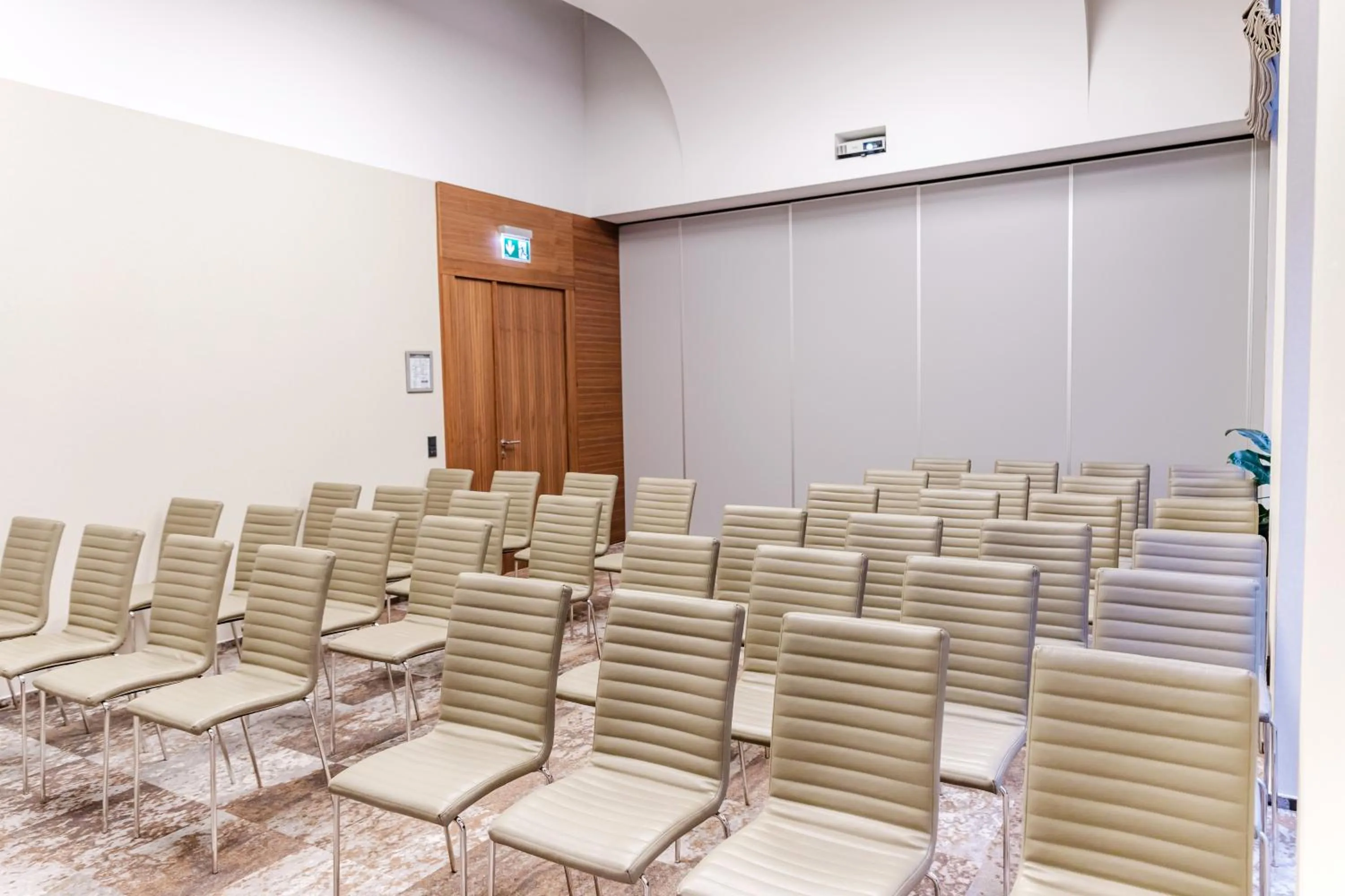 Meeting/conference room in Hotel Moments Budapest by Continental Group