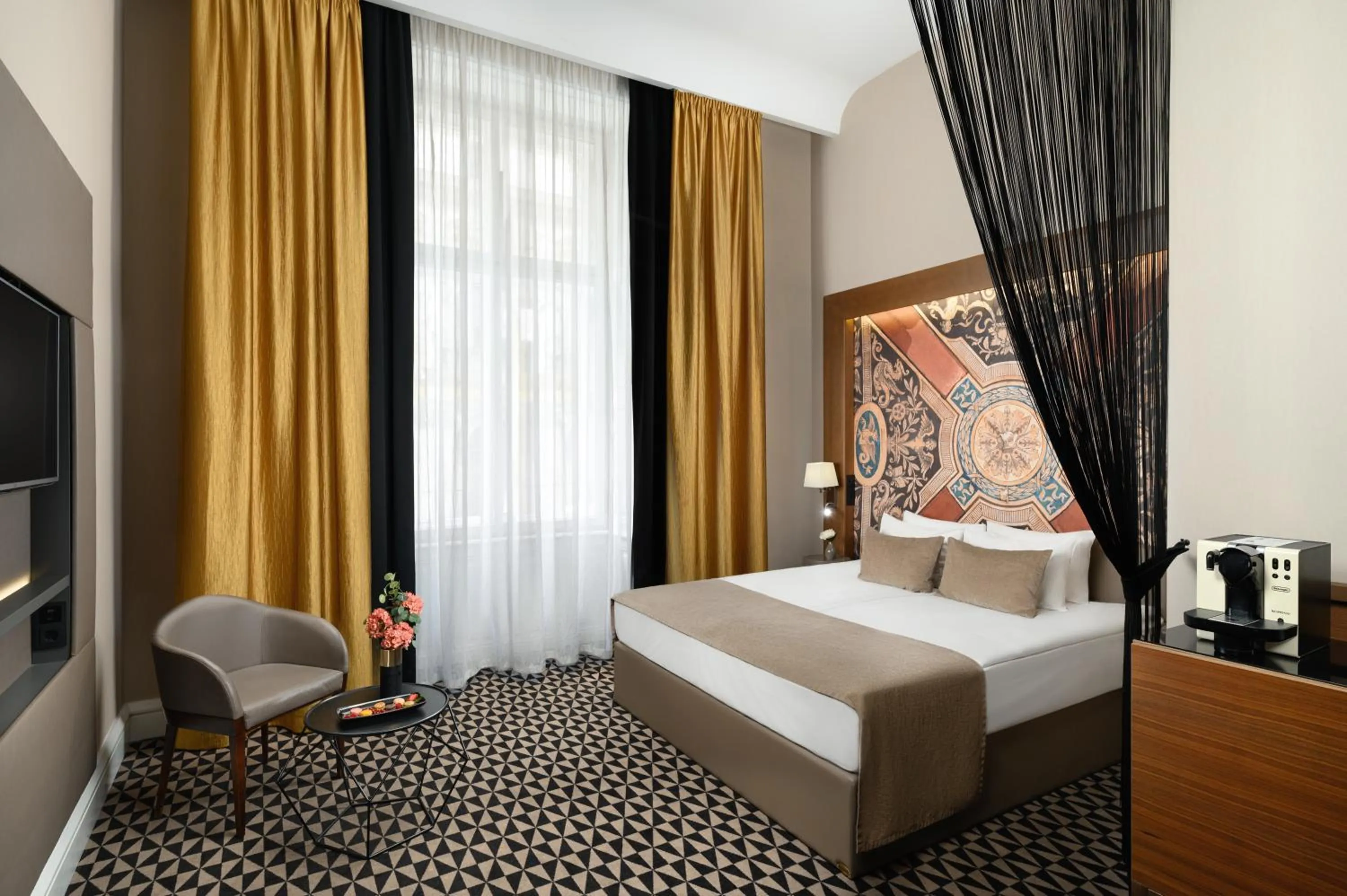 Bed in Hotel Moments Budapest by Continental Group