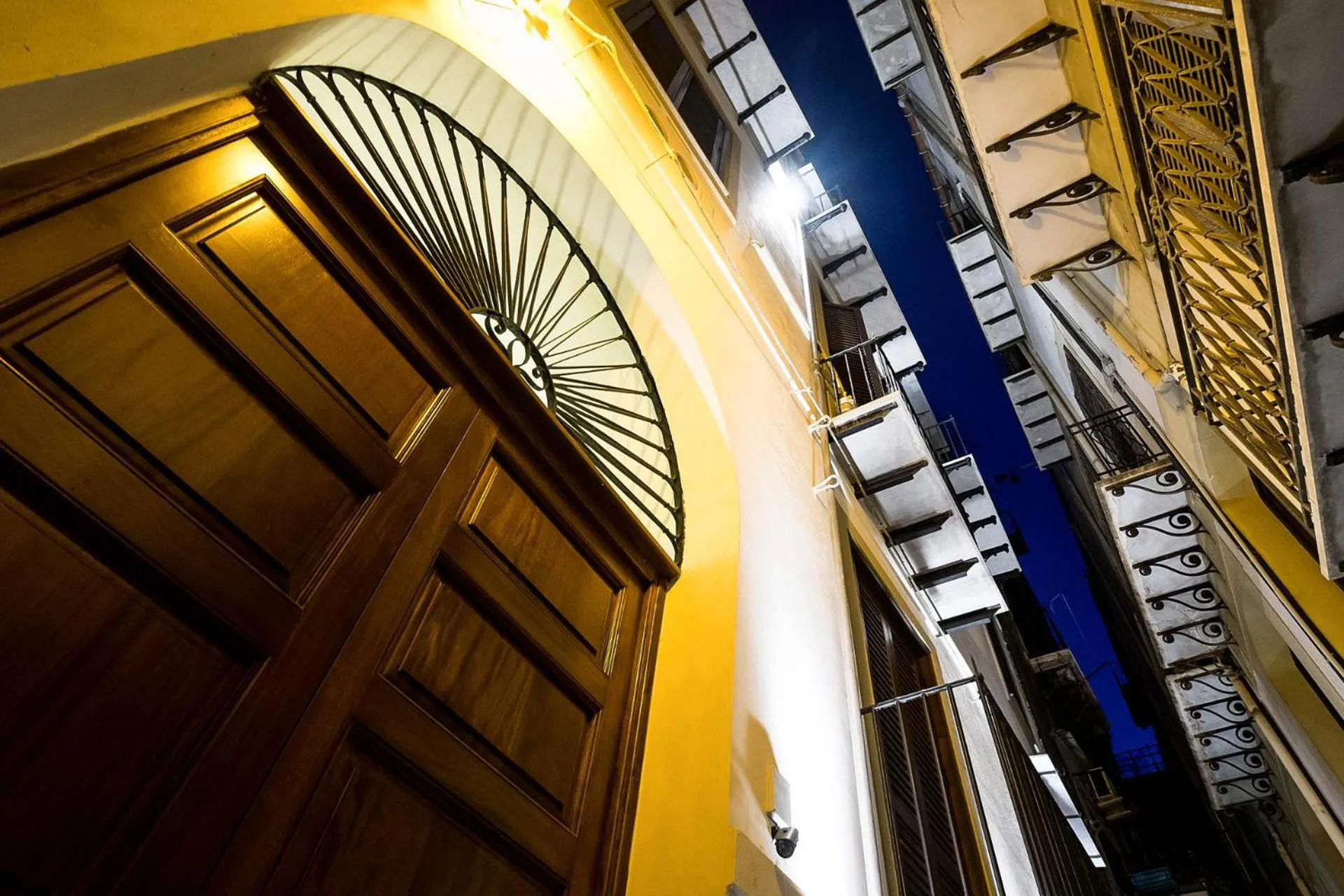 Property building in Quattro Canti Apartments