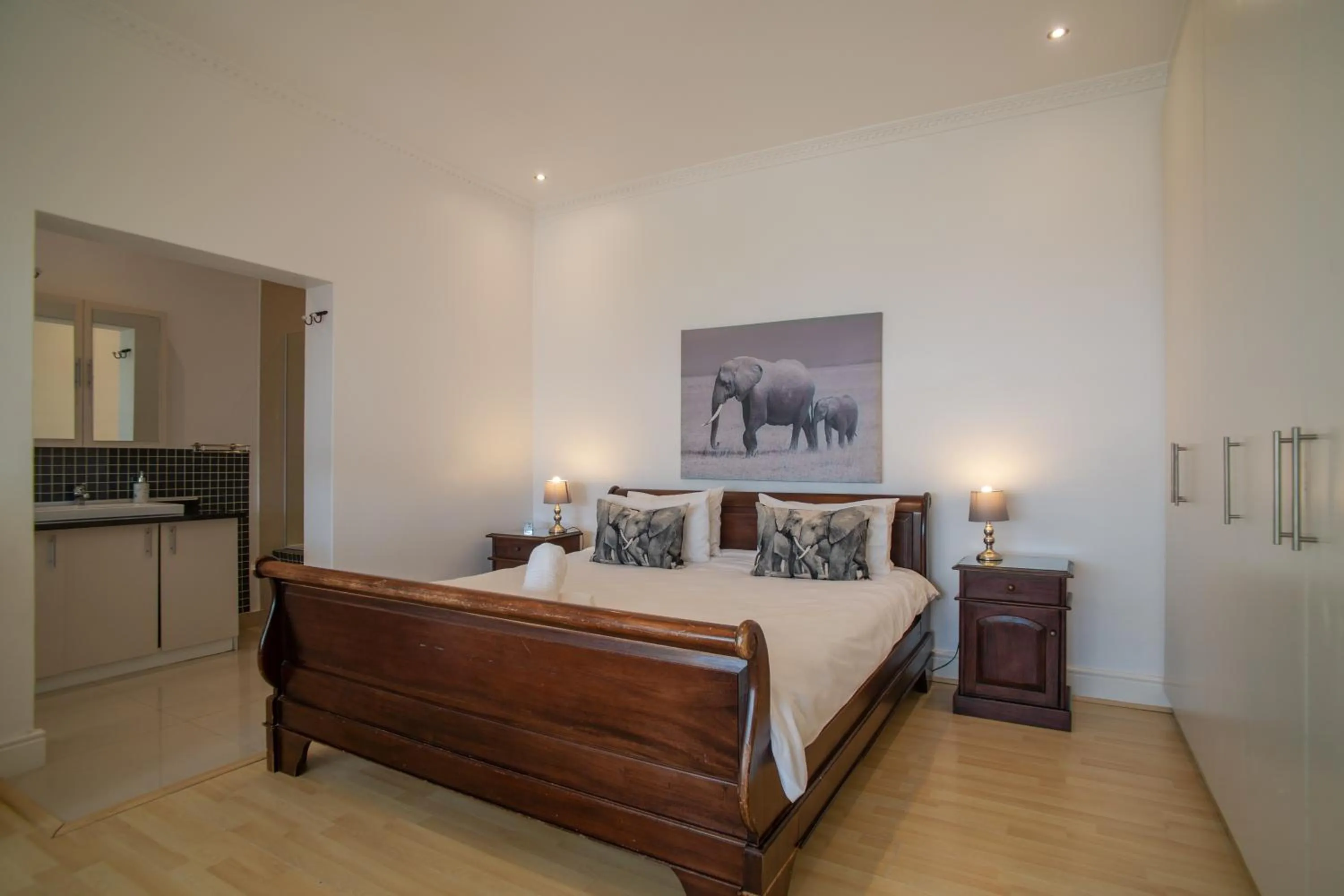 Bedroom, Bed in Funkey Villas Cape Town