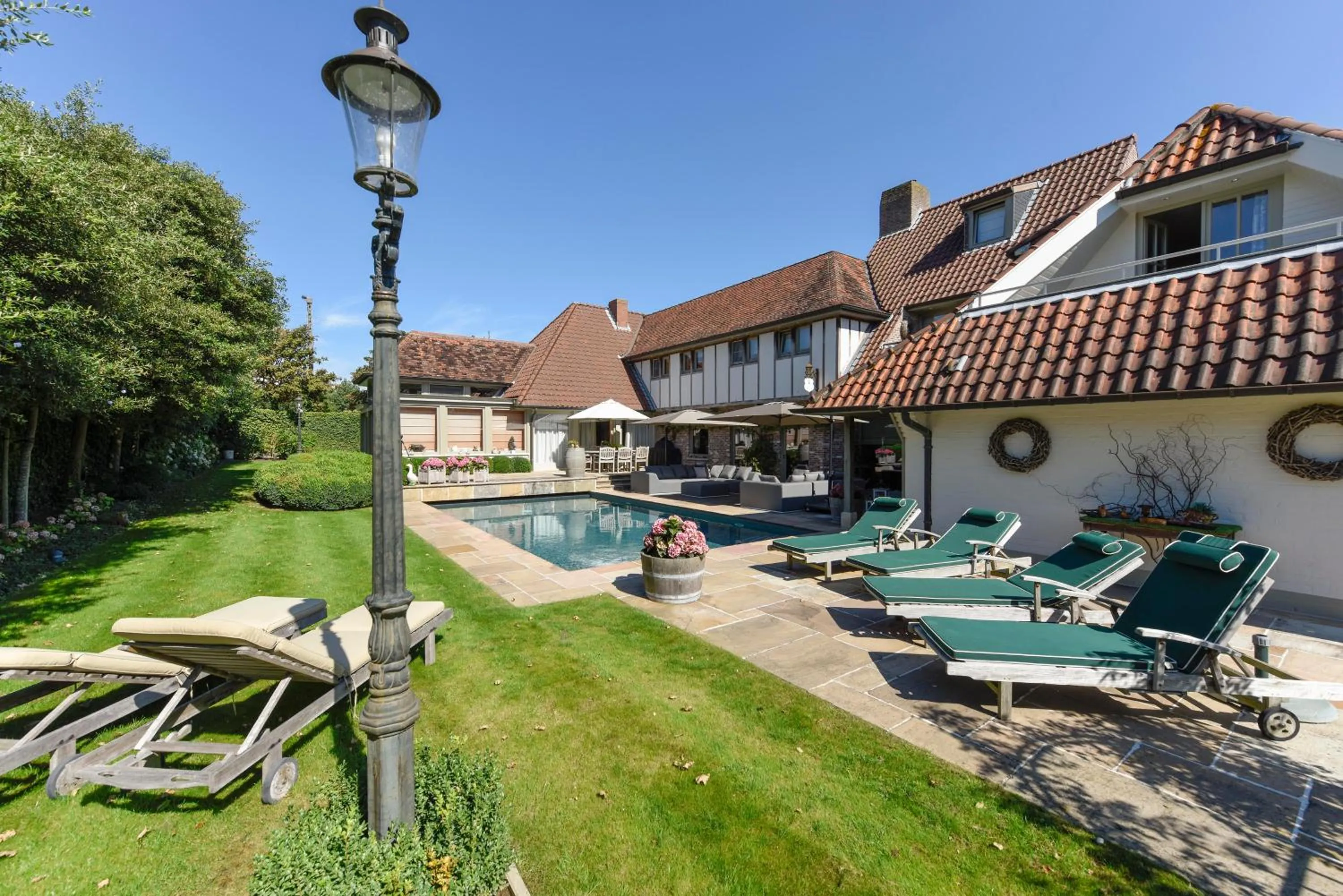 Swimming pool in B&B Villa Sans Soucis