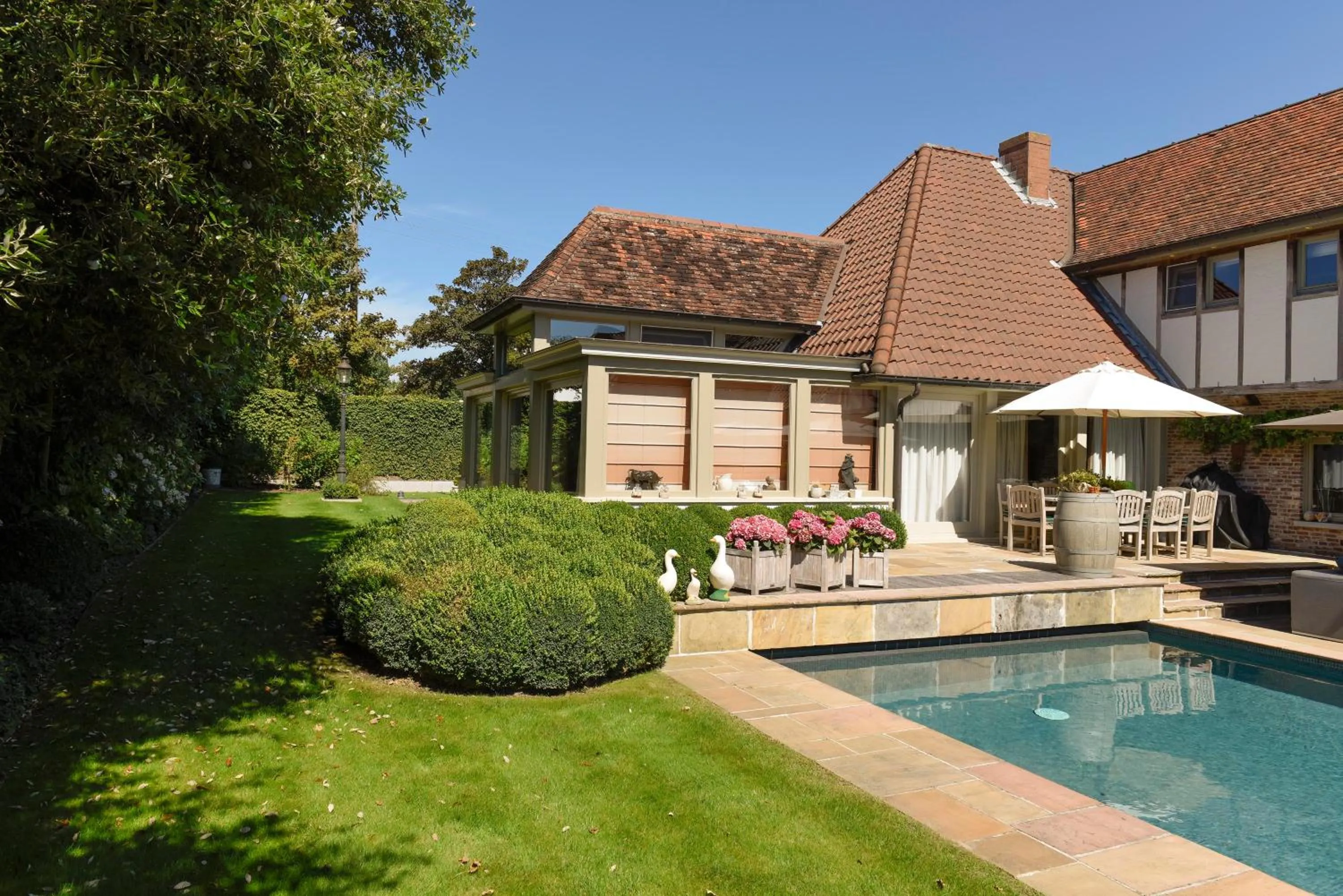 Swimming pool in B&B Villa Sans Soucis