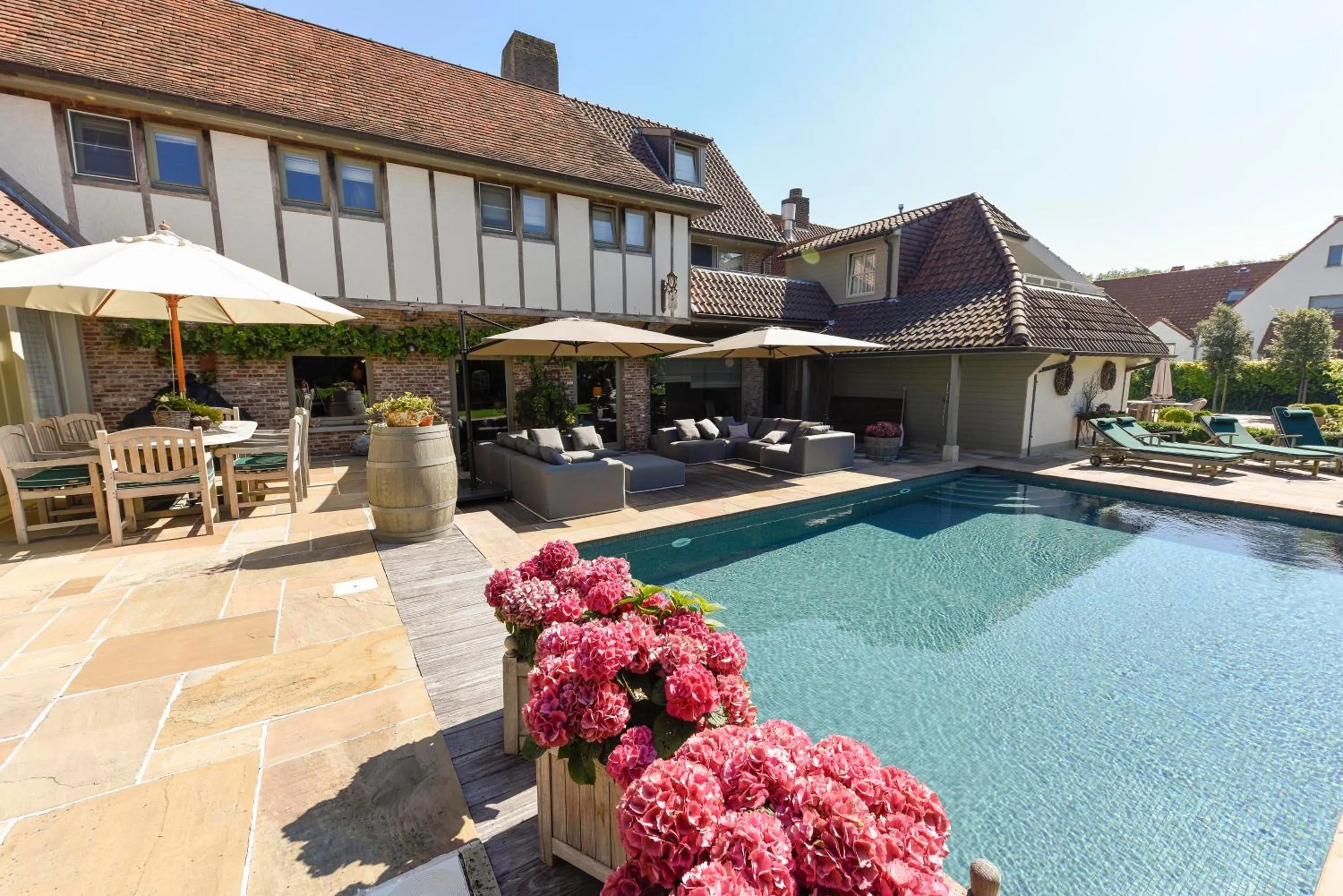 Swimming pool in B&B Villa Sans Soucis