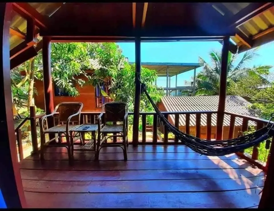 Happy Elephant Bungalows