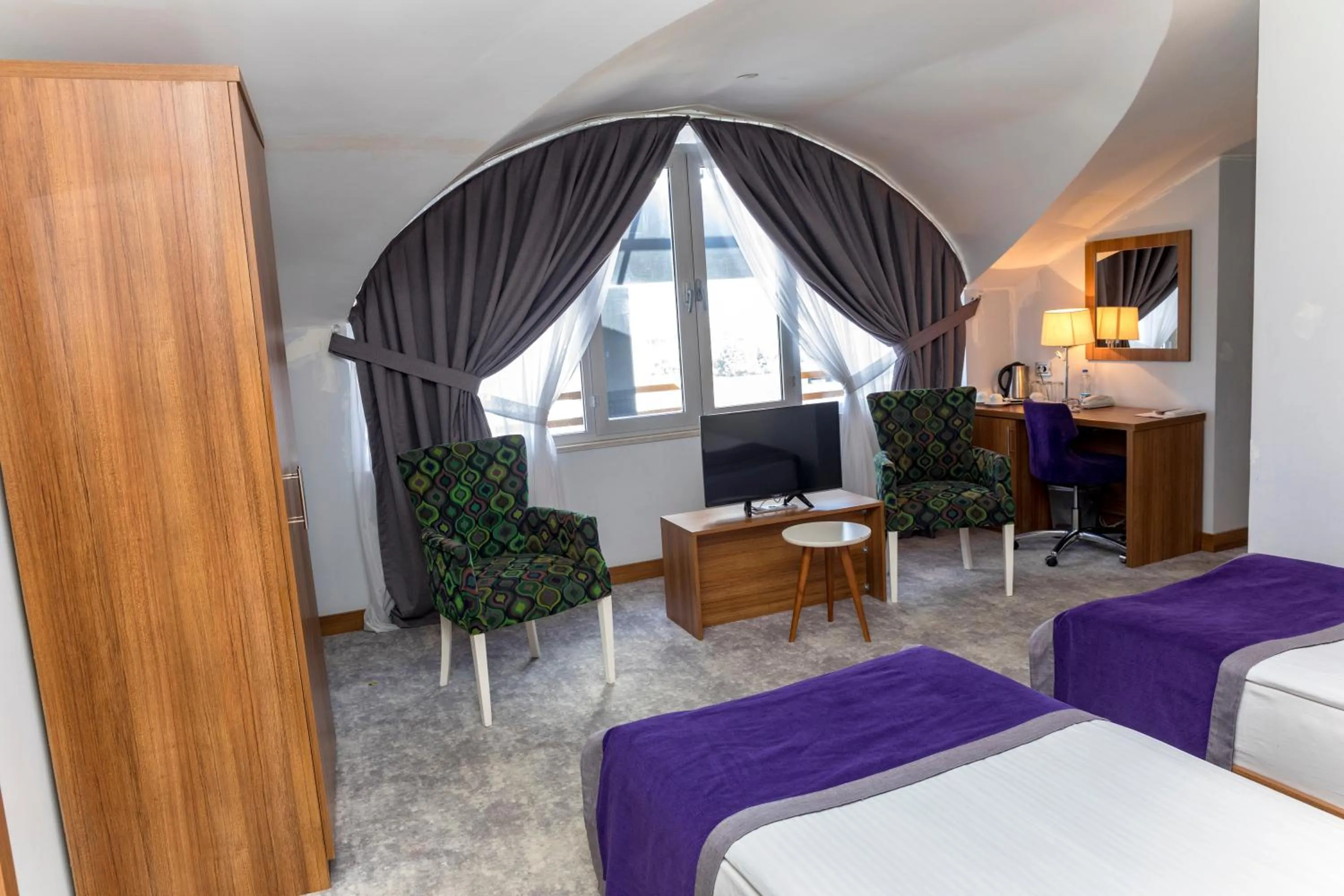 Photo of the whole room, Bed in Business Palas Otel