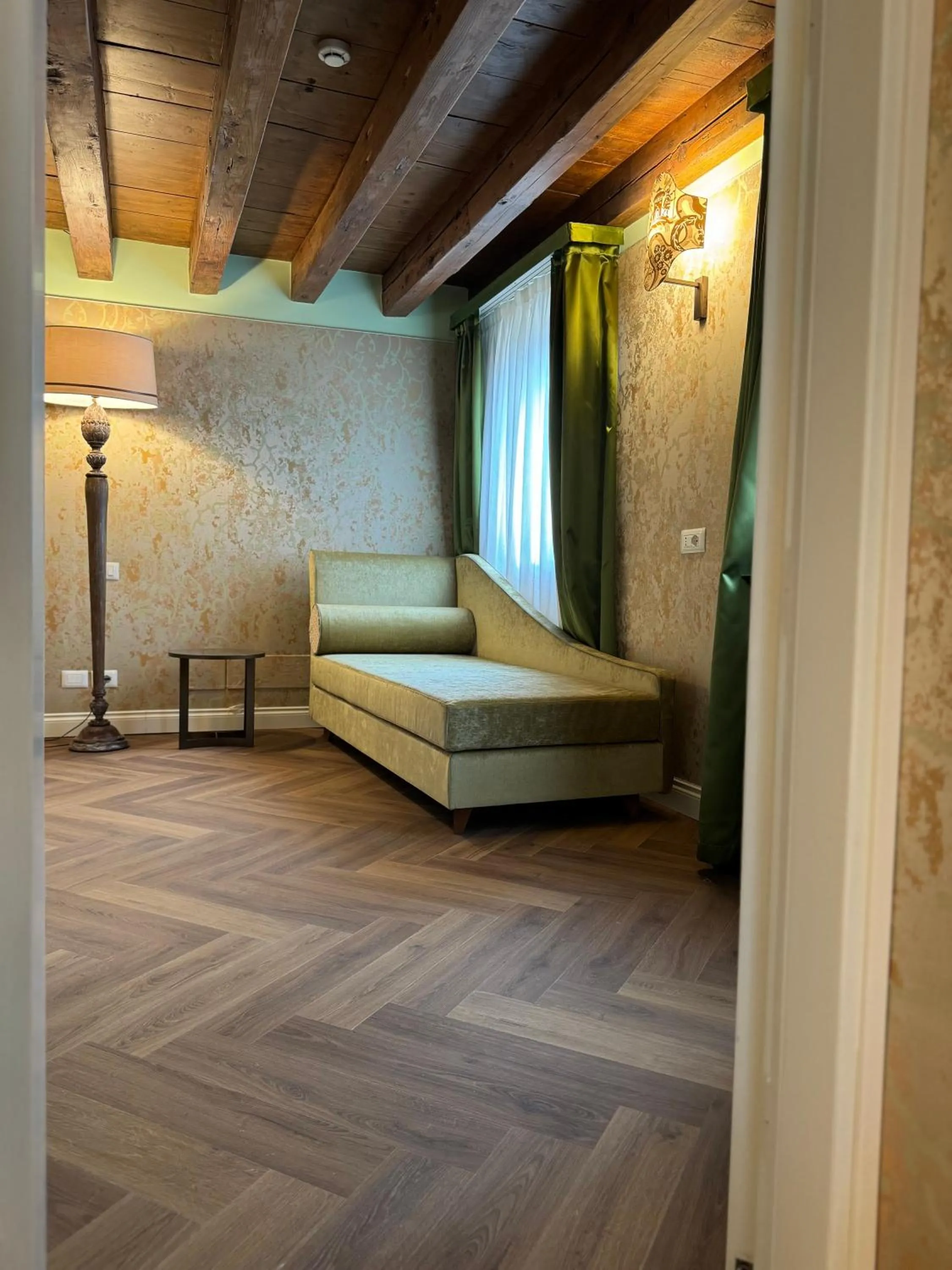 Photo of the whole room, Bed in 312 Piazza San Marco - Relais il Doge