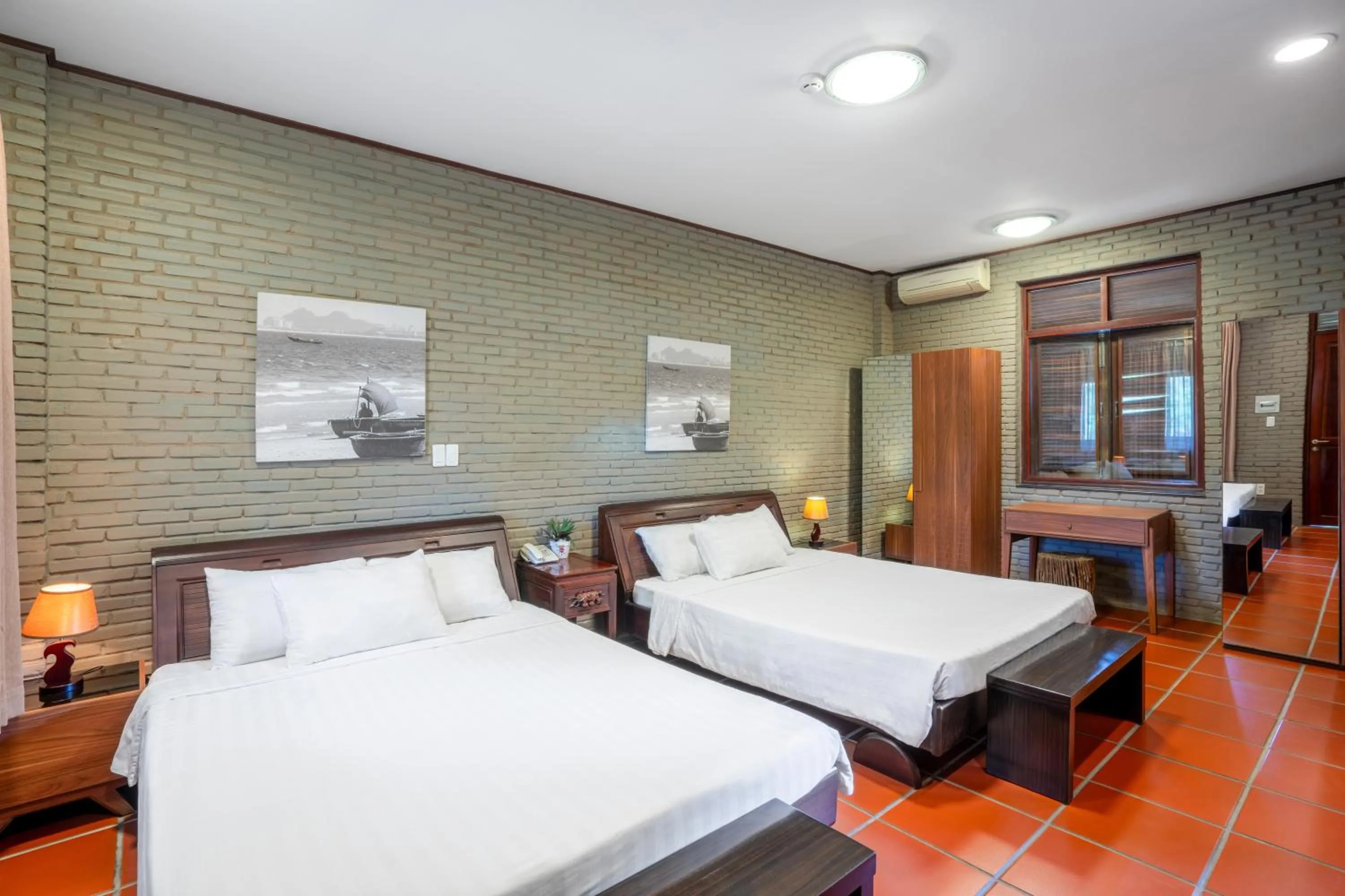 Bed in Mekong Long Thanh Resort & Reststop